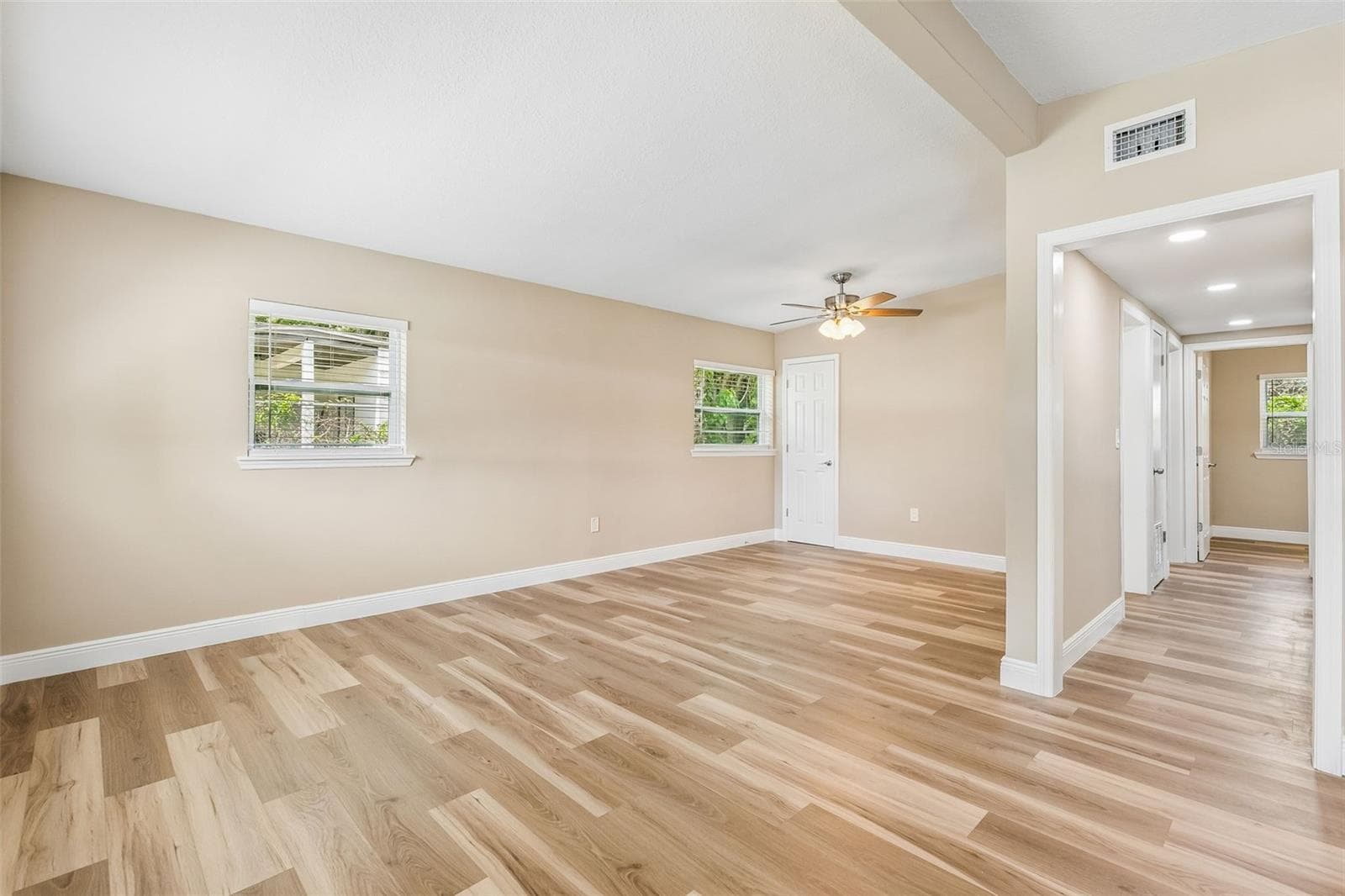 Single Family Residence at 2821 W AMELIA ST, ORLANDO, photo 8 of 39