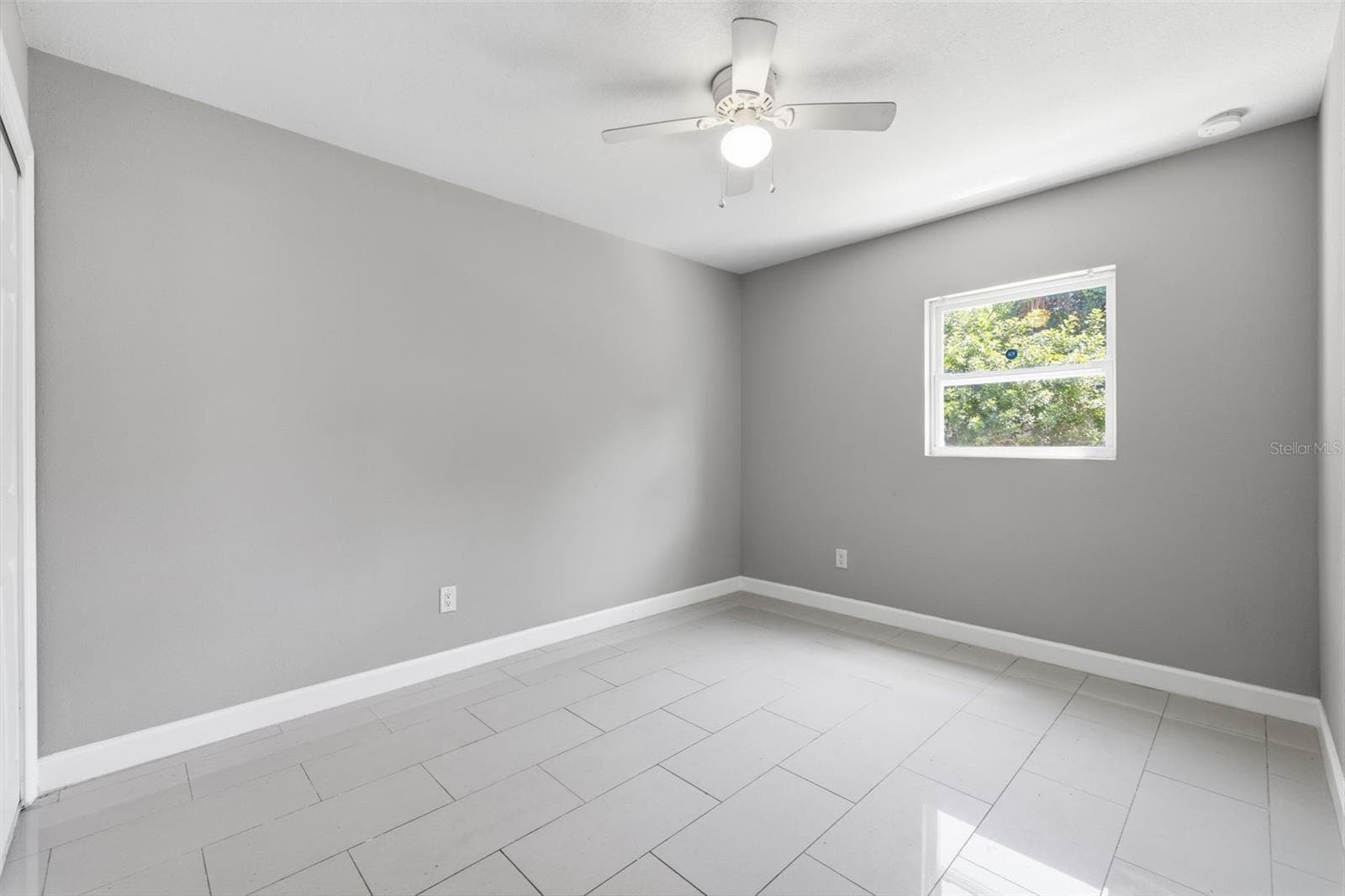 Single Family Residence at 7806 TANGLEWOOD LN, TAMPA, photo 13 of 25