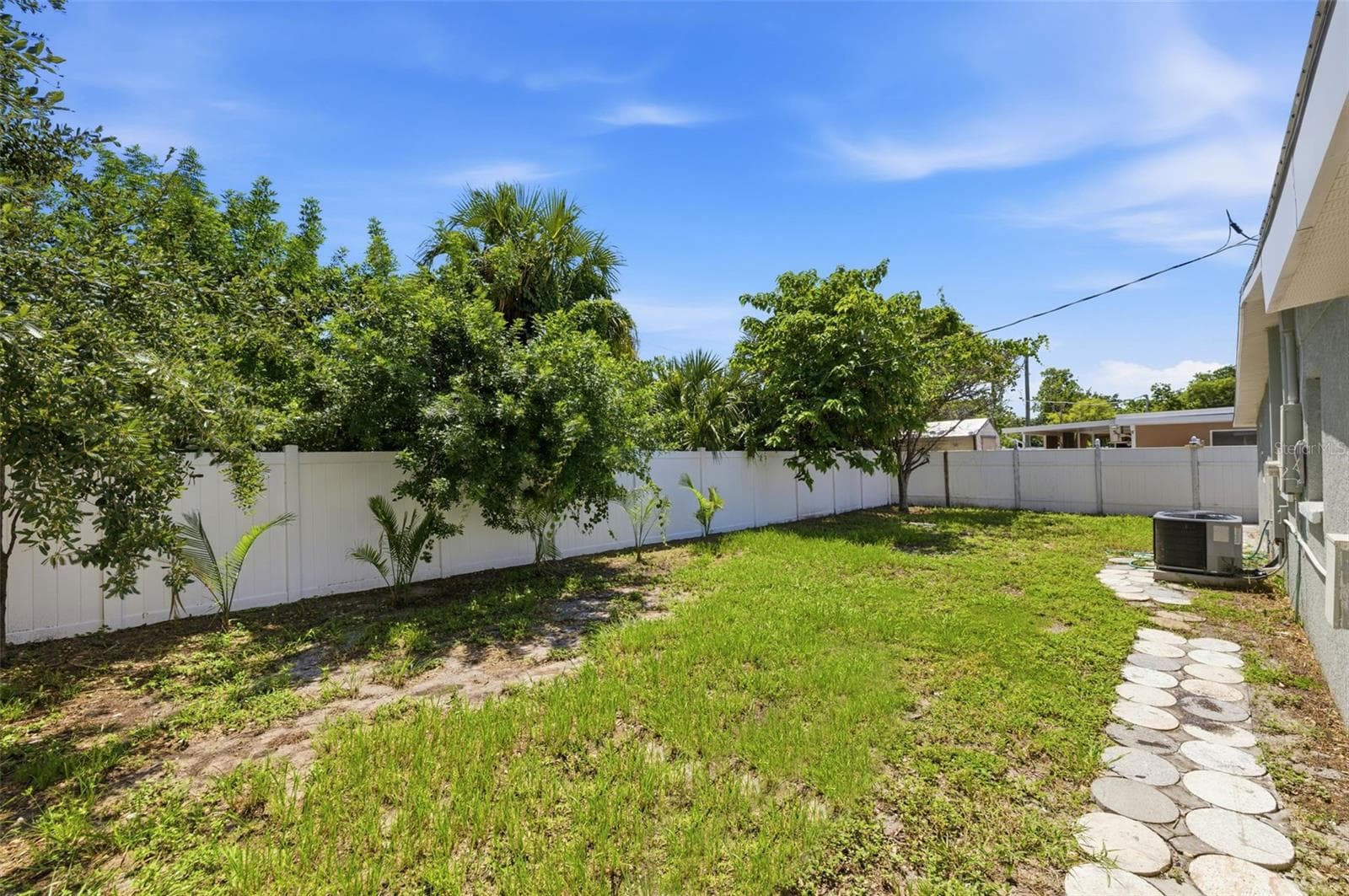 Single Family Residence at 7806 TANGLEWOOD LN, TAMPA, photo 22 of 25