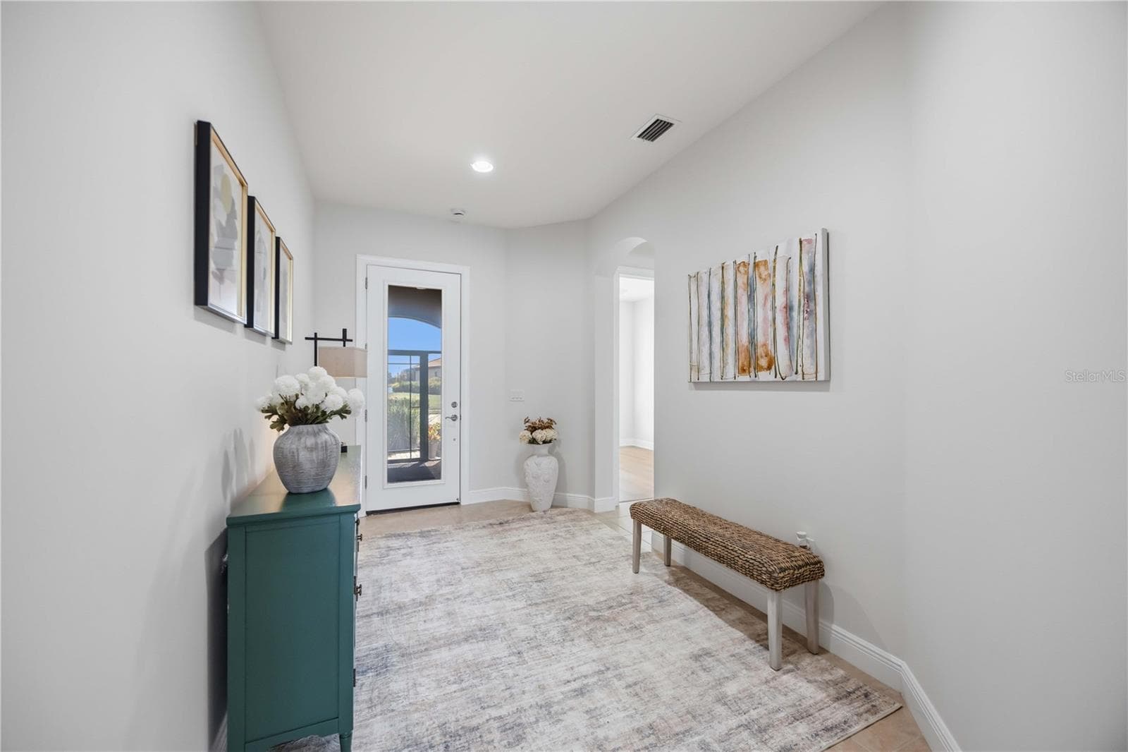 Entry - 23781 WAVERLY CIR, VENICE