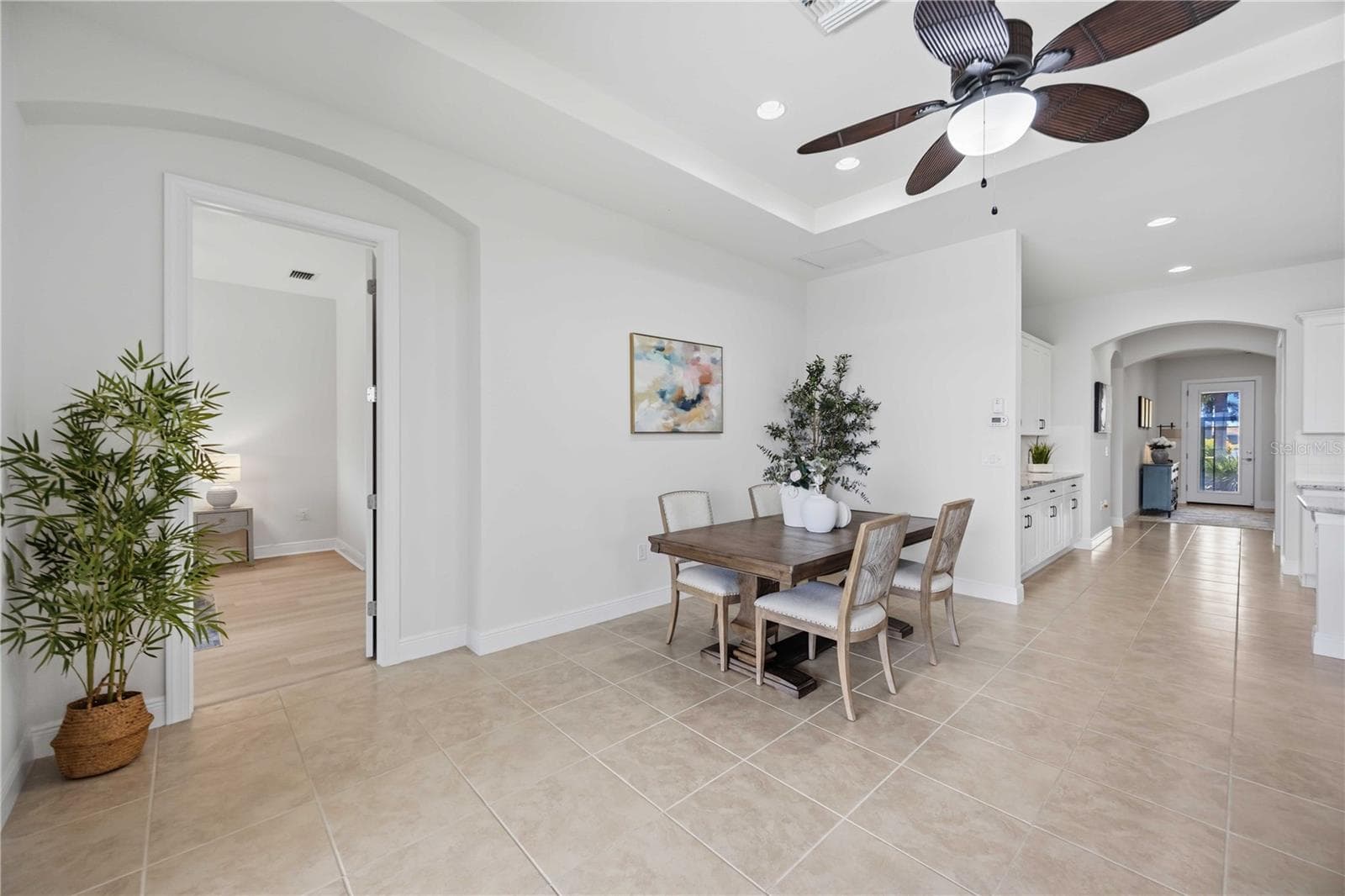 The dining area provides exceptional space for entertaining guest. - 23781 WAVERLY CIR, VENICE