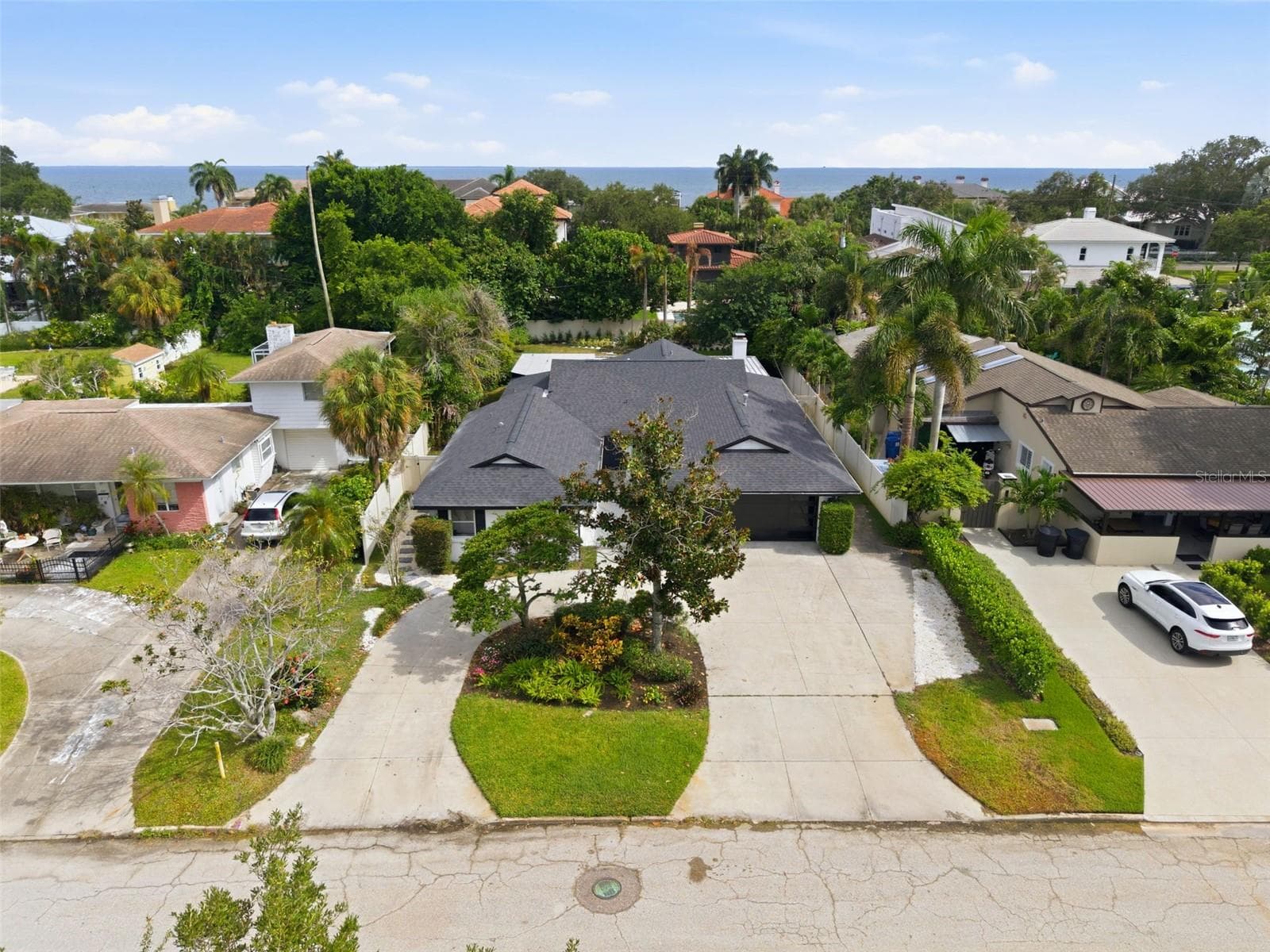 Single Family Residence at 219 MIRAMAR BLVD NE, ST PETERSBURG, photo 3 of 50
