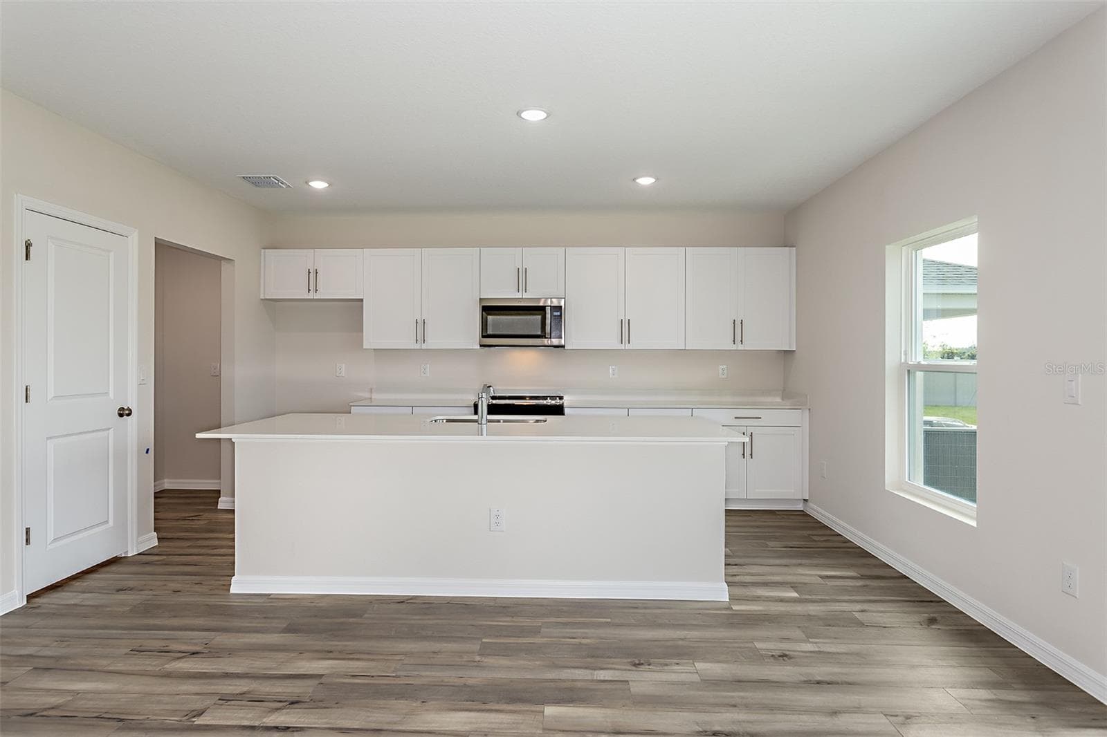 Single Family Residence at 36715 THORNHEDGE DR, ZEPHYRHILLS, photo 2 of 29