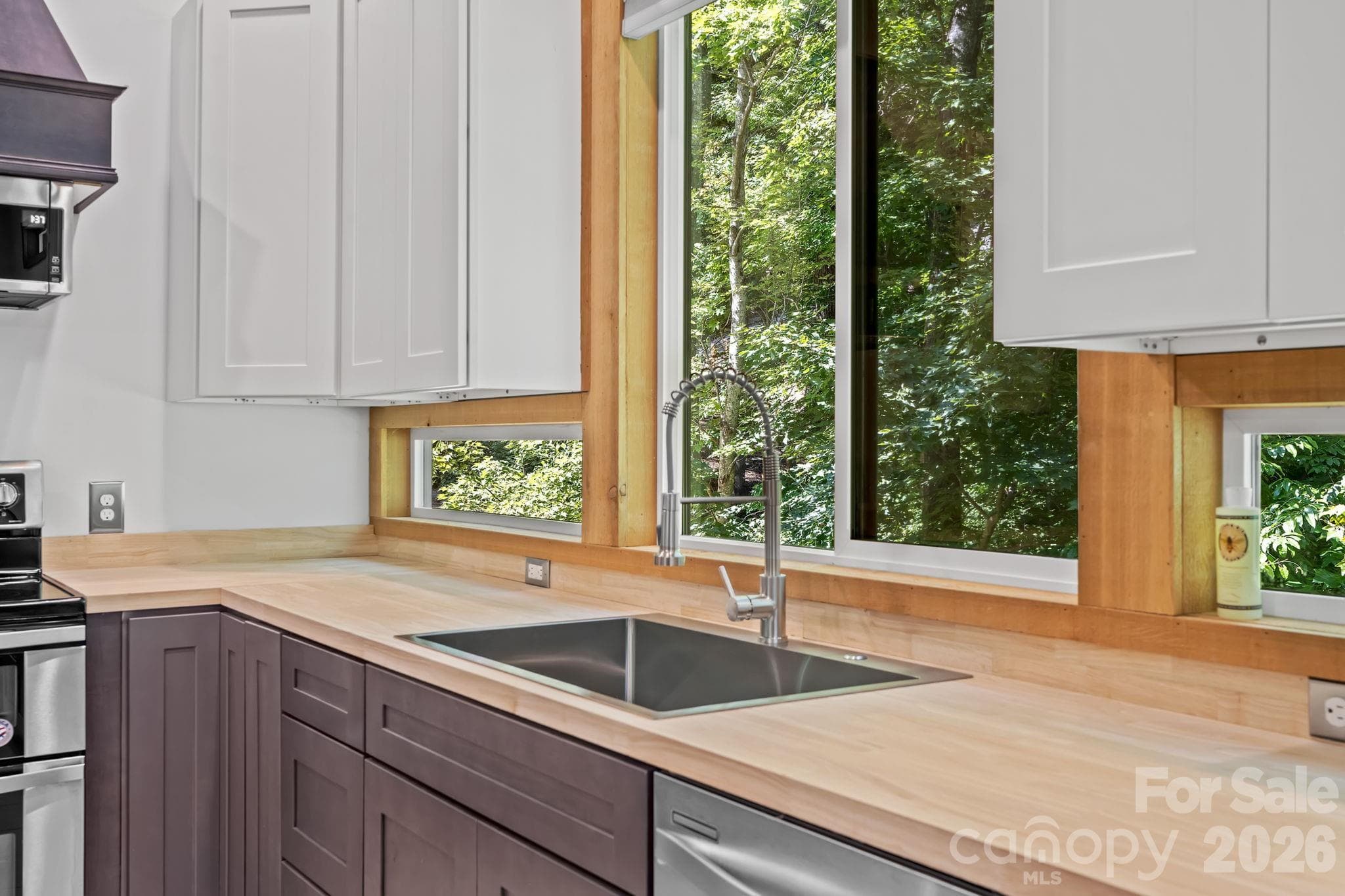 Single Family Residence at 506 Silent Forest Drive, Canton, photo 11 of 34