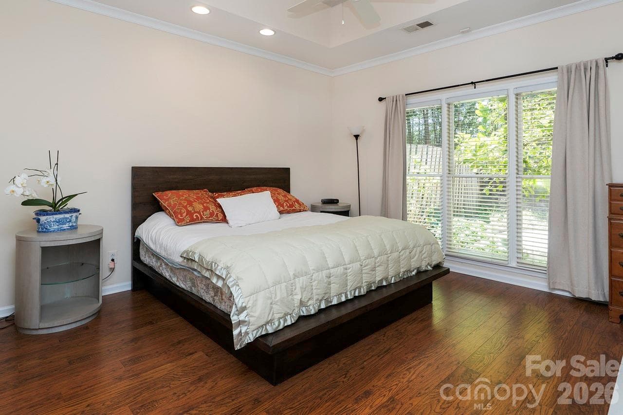 Townhouse at 5935 Fitzwilliams Lane, Charlotte, photo 13 of 23