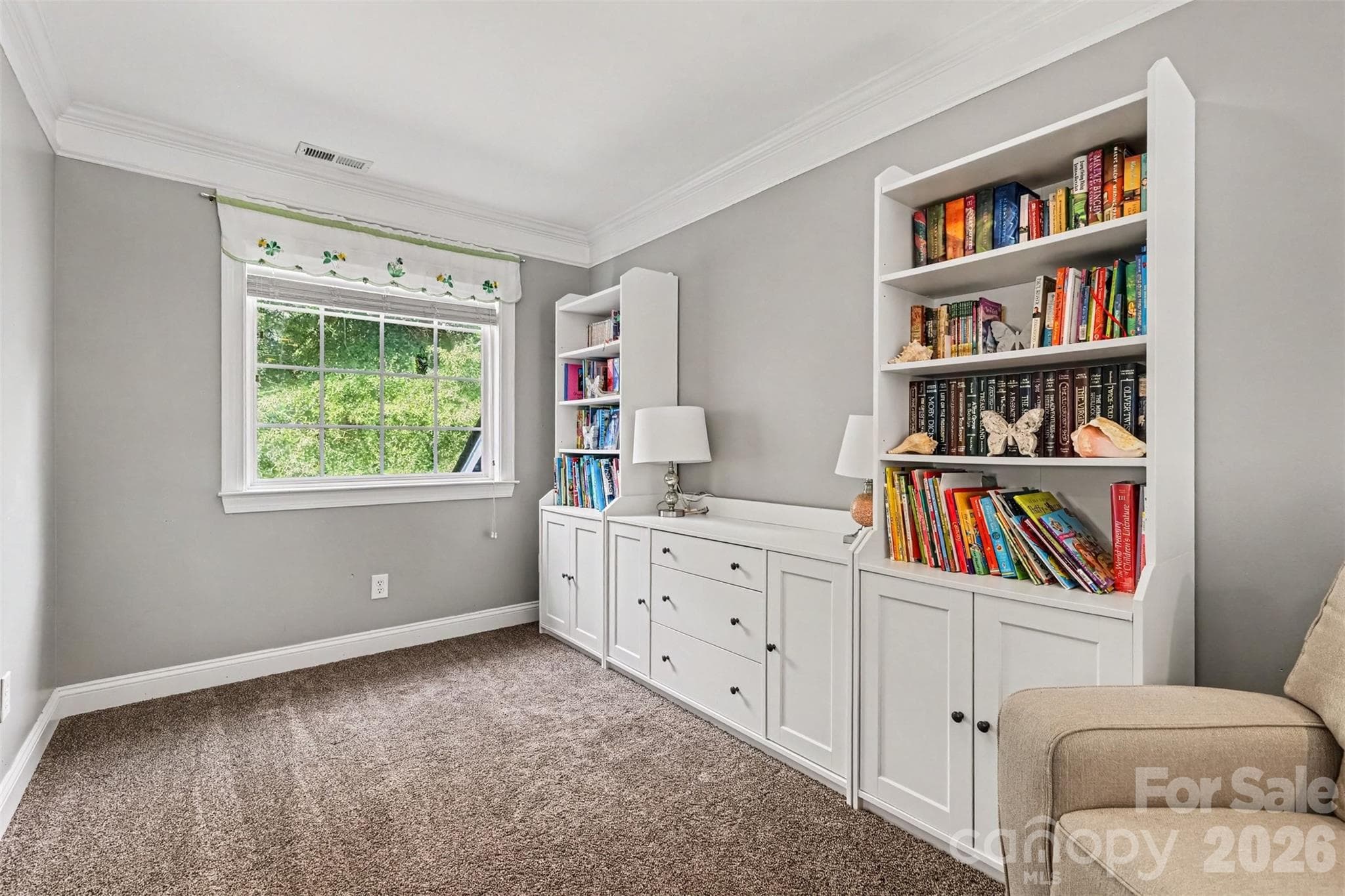 Upstairs study/built-in area - 3647 Venetian Way, York