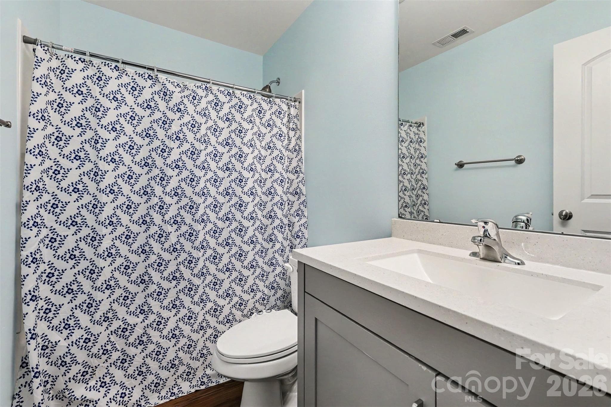Lower-level bathroom - 3647 Venetian Way, York