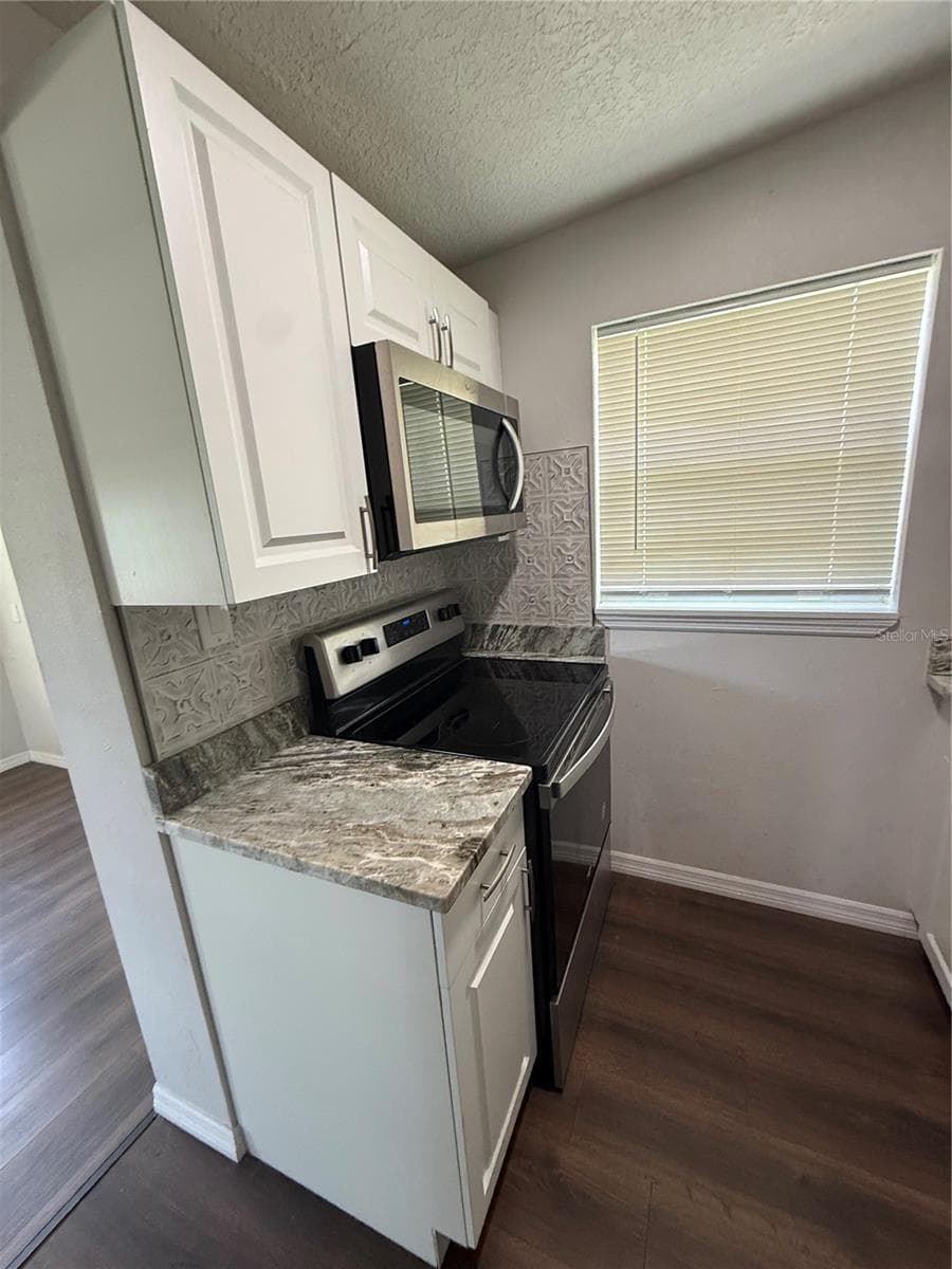 kitchen - 3013 LAUREL AVE, LAKE WALES