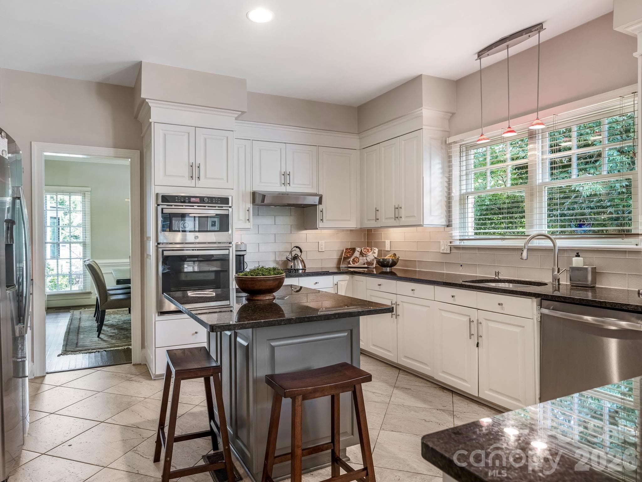 Single Family Residence at 213 Summermore Drive, Charlotte, photo 14 of 34