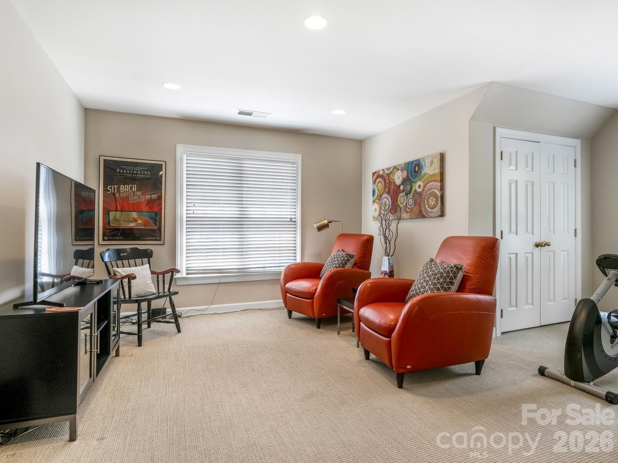Single Family Residence at 213 Summermore Drive, Charlotte, photo 27 of 34