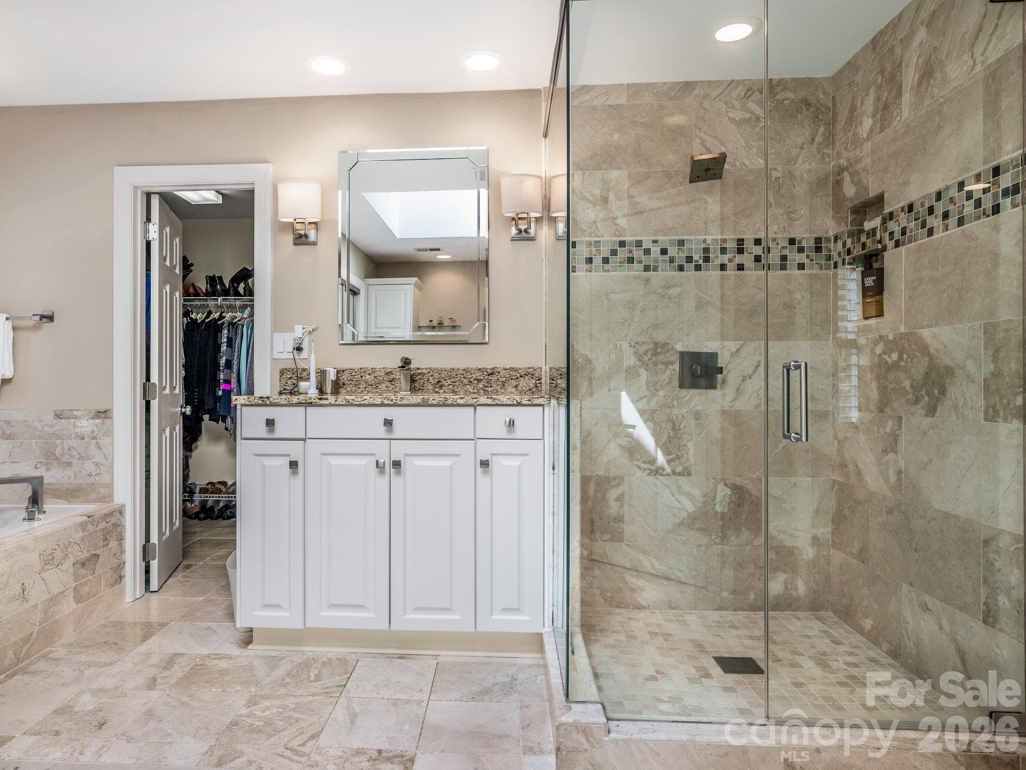 Single Family Residence at 213 Summermore Drive, Charlotte, photo 21 of 34