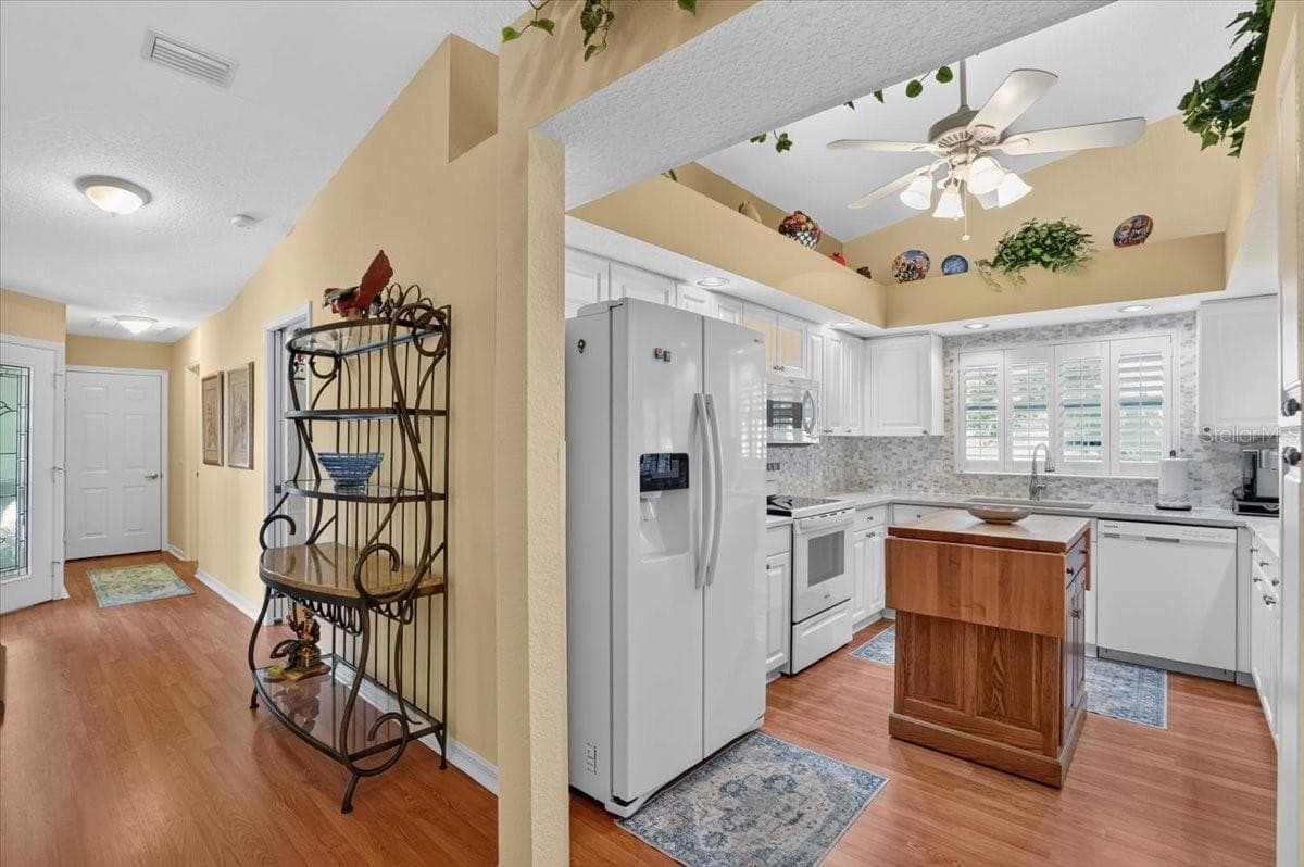 Villa at 7165 MELROSE PL, BRADENTON, photo 19 of 59