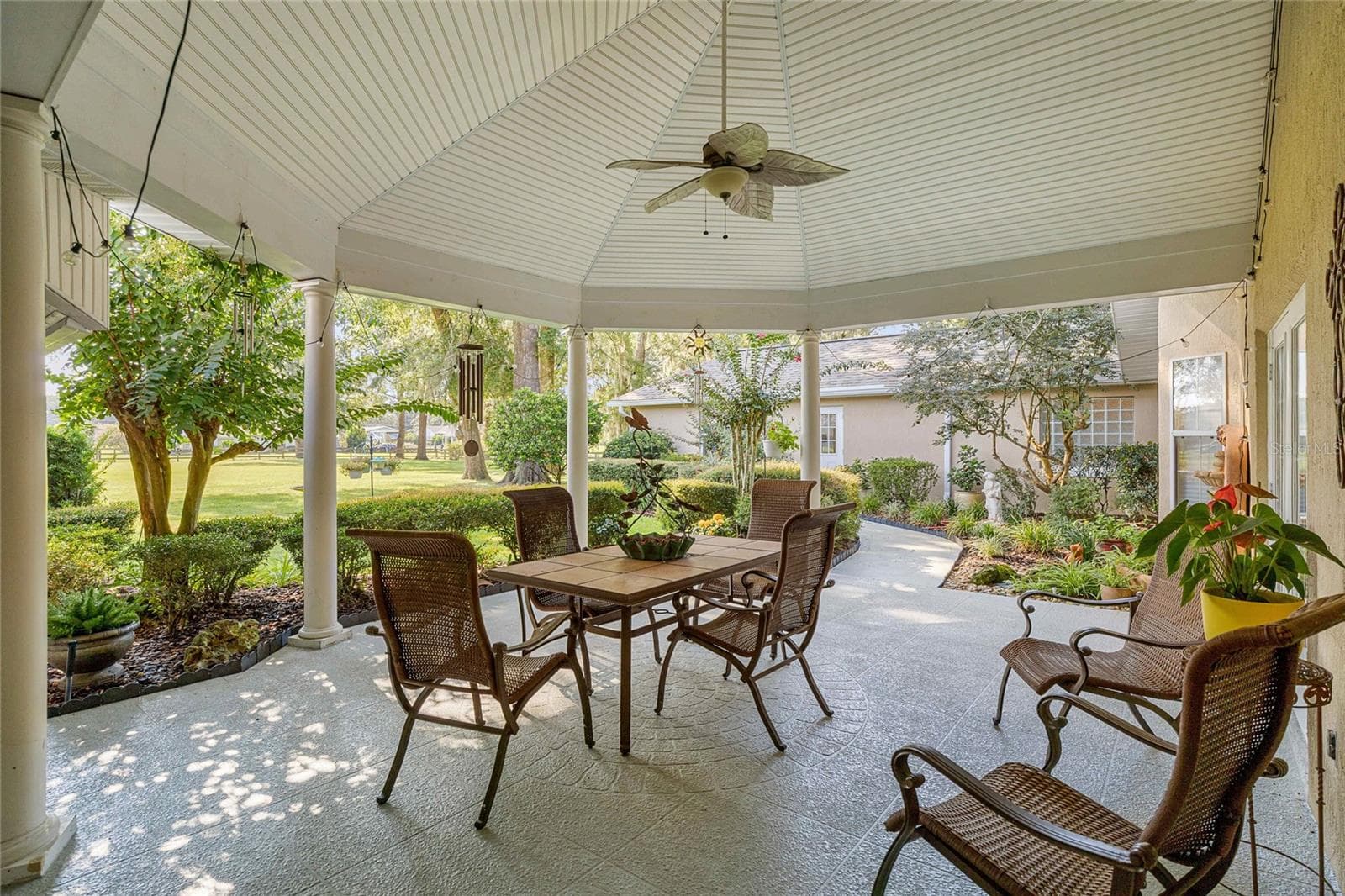 Outdoor Living Space - 6931 NW HIGHWAY 225A, OCALA