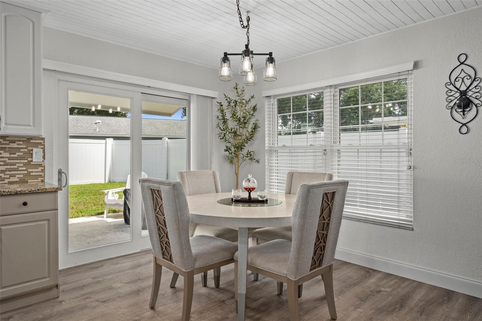 Single Family Residence at 6917 DUNNETT AVE N, ST PETERSBURG, photo 11 of 36