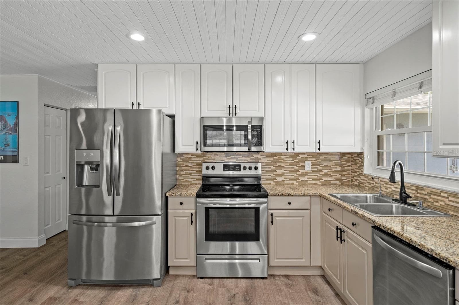 Single Family Residence at 6917 DUNNETT AVE N, ST PETERSBURG, photo 14 of 36