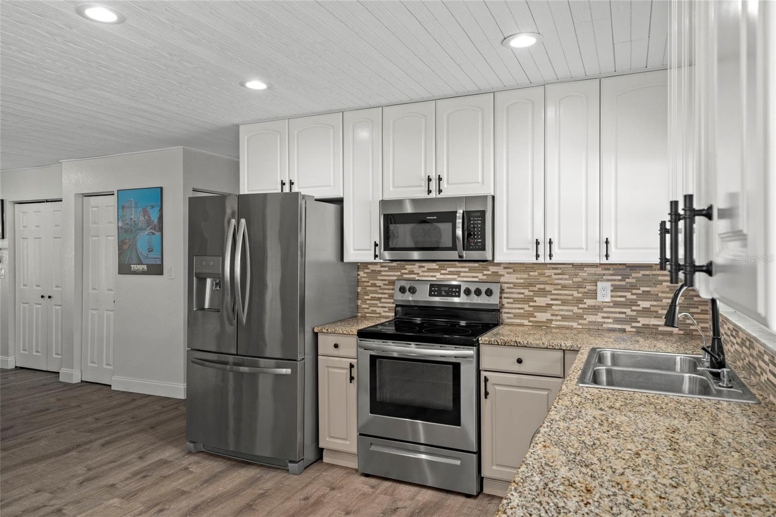Single Family Residence at 6917 DUNNETT AVE N, ST PETERSBURG, photo 15 of 36