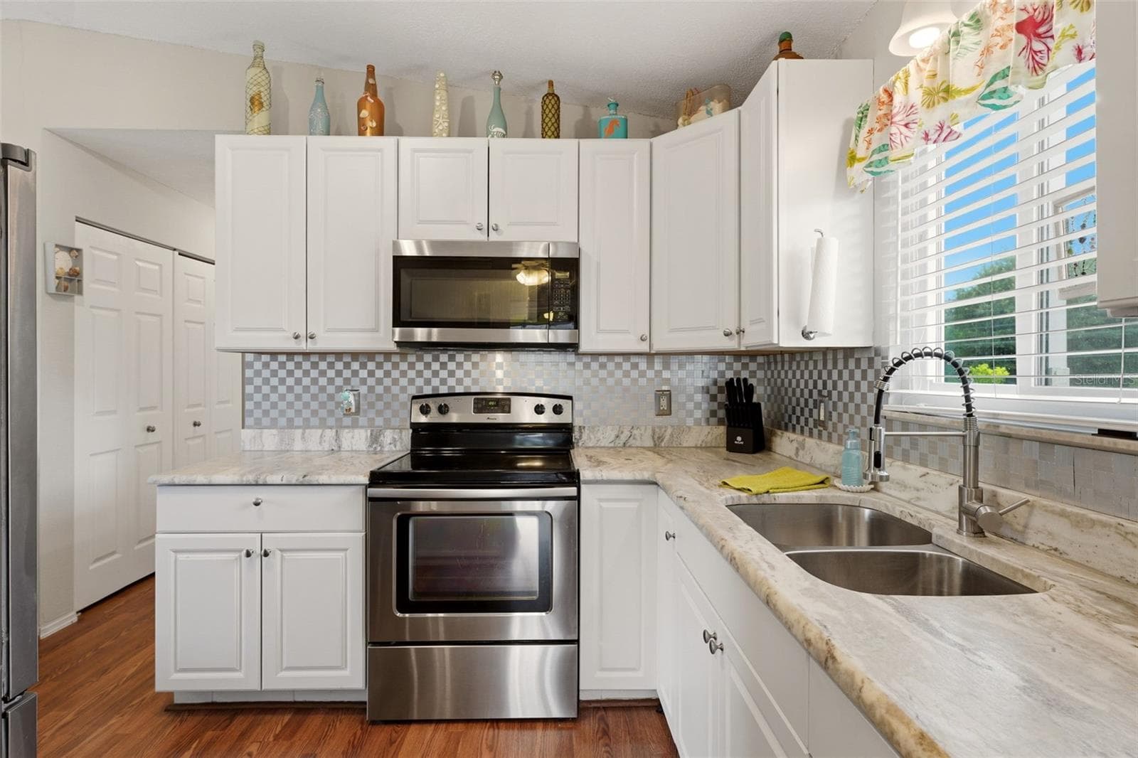 Single Family Residence at 10182 GULFSTREAM BLVD, ENGLEWOOD, photo 14 of 40