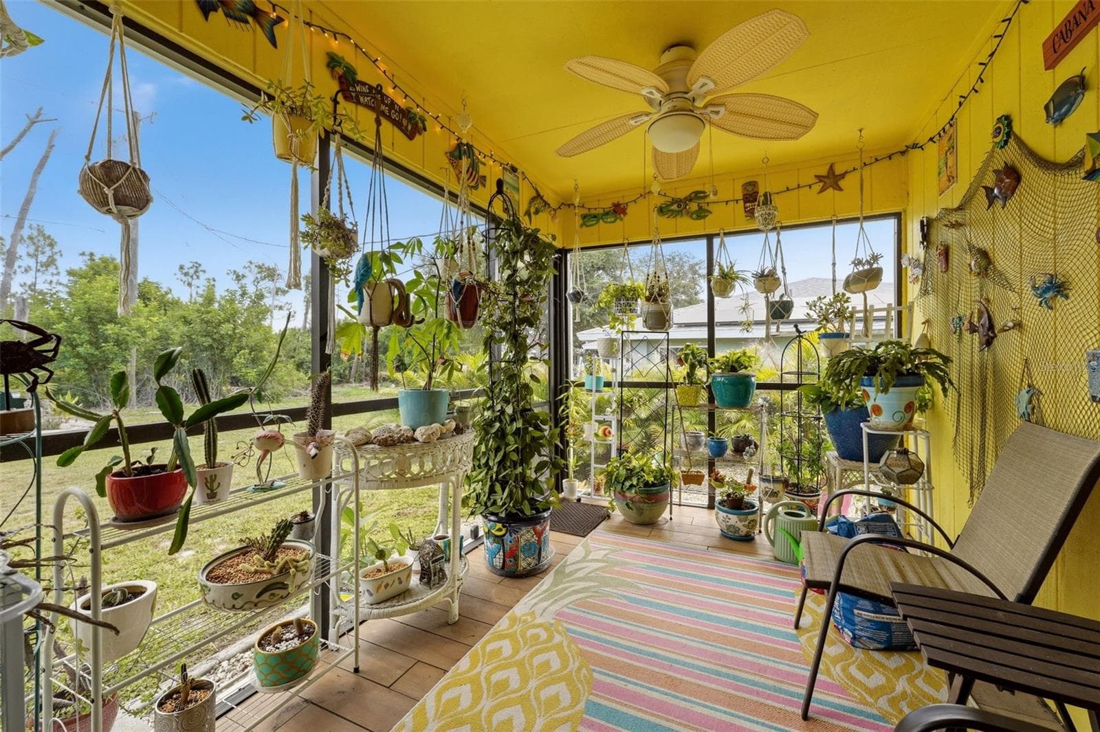 Quaint lanai to enjoy your evenings - 10182 GULFSTREAM BLVD, ENGLEWOOD