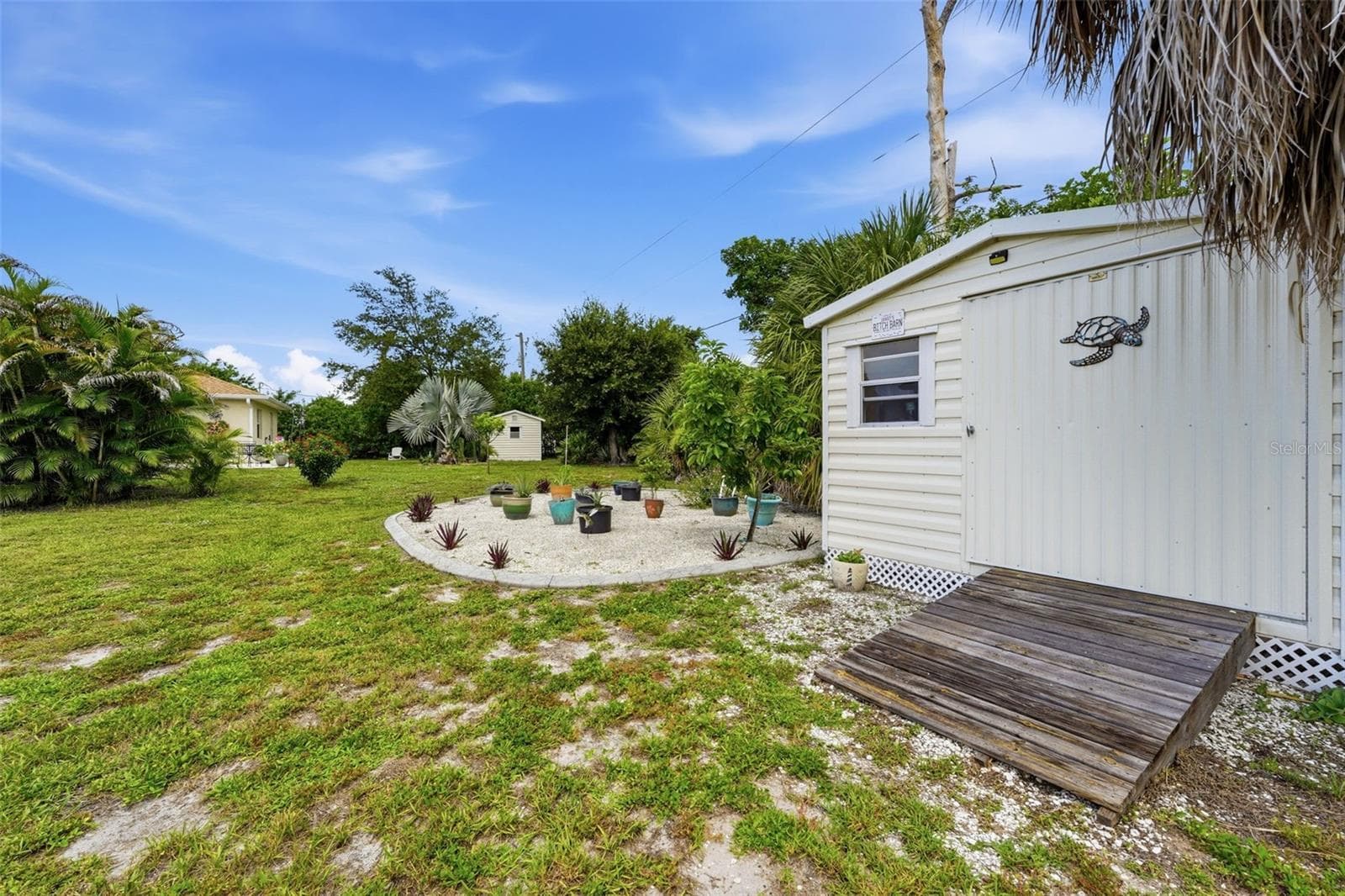 Oversized shed - 10182 GULFSTREAM BLVD, ENGLEWOOD