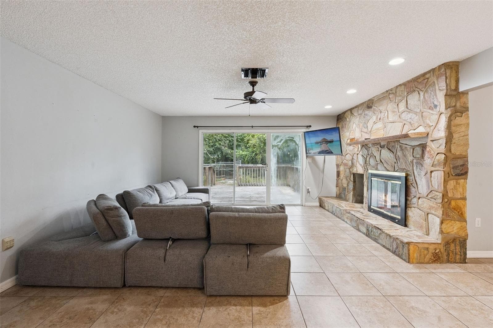 Single Family Residence at 42150 ROYAL TRAILS RD, EUSTIS, photo 6 of 54