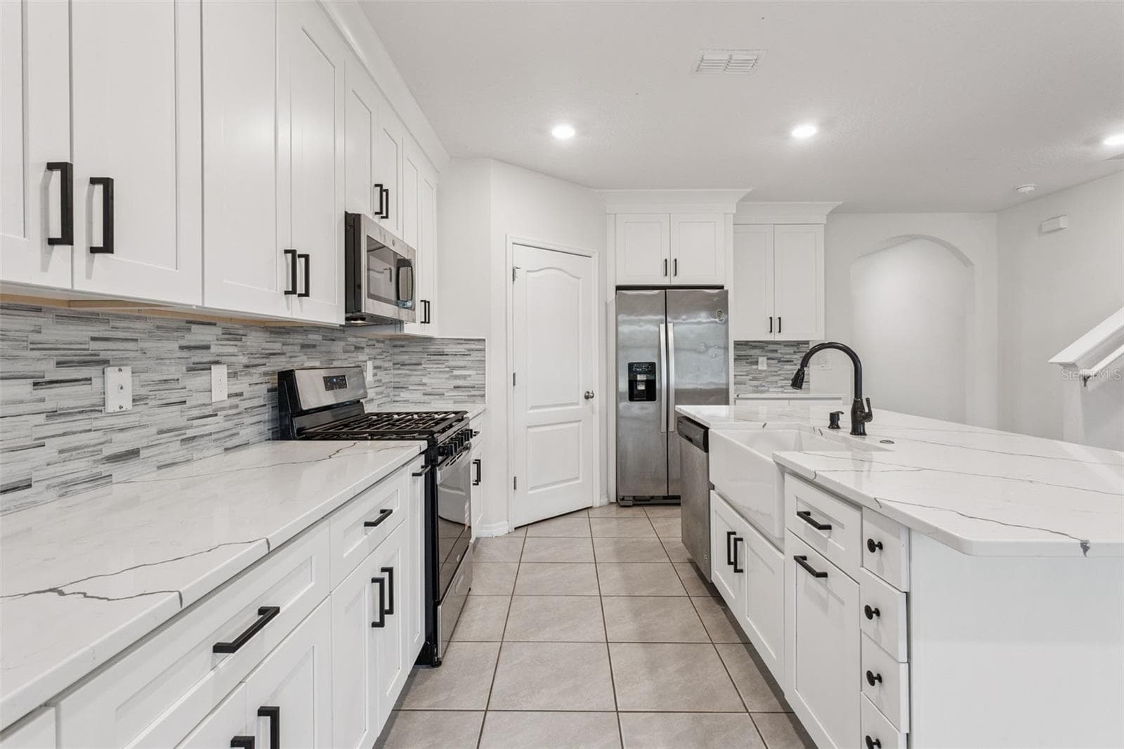 Single Family Residence at 29505 CASPIAN ST, LEESBURG, photo 5 of 49
