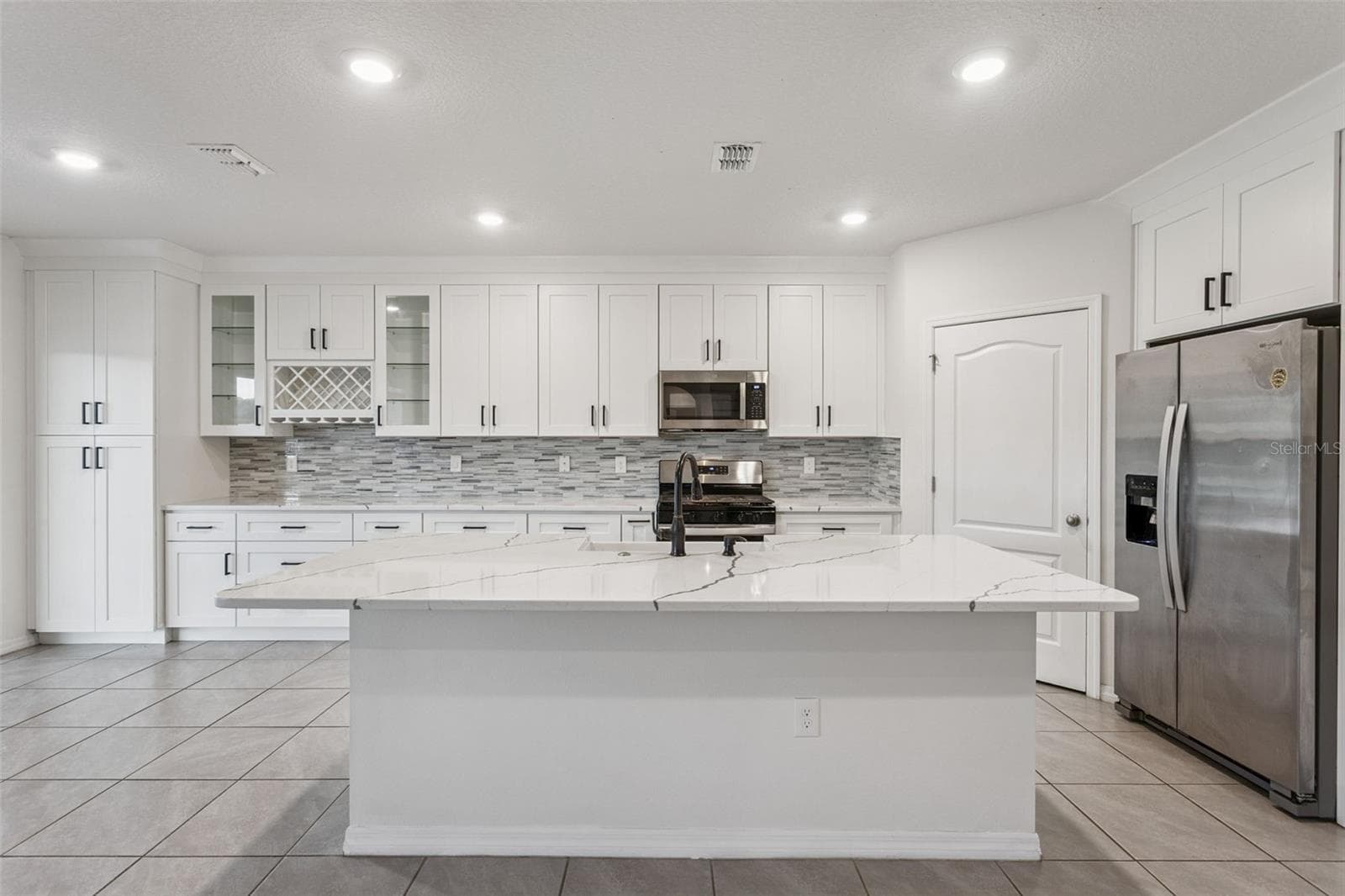 Single Family Residence at 29505 CASPIAN ST, LEESBURG, photo 7 of 49
