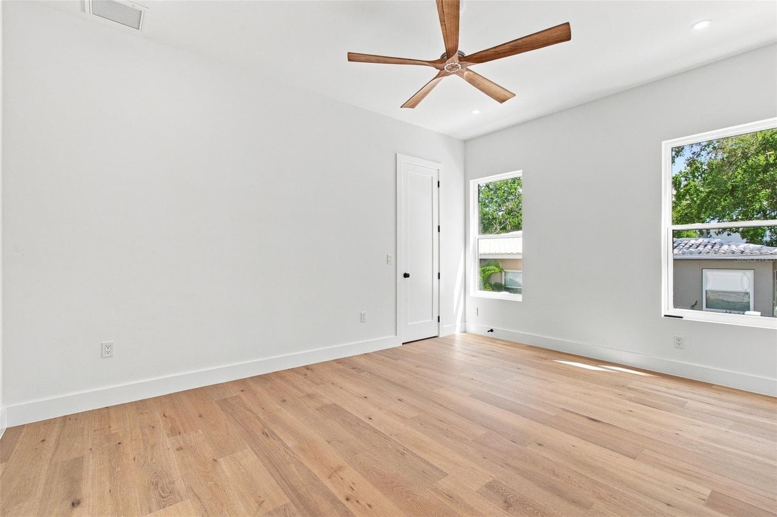 Single Family Residence at 3609 S GARDENIA AVE, TAMPA, photo 38 of 82