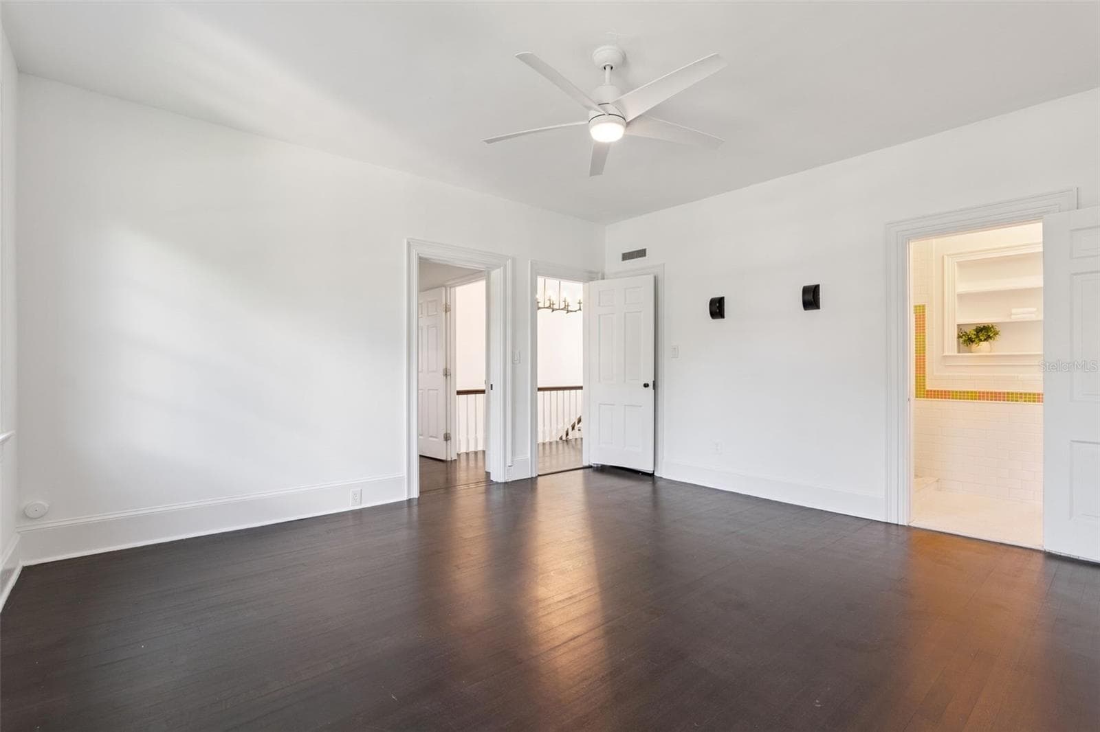 Second Bedroom with Ensuite Bath - 5240 ALLEMAN DR, ORLANDO