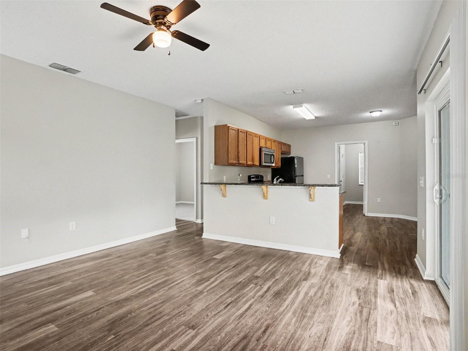 Single Family Residence at 422 COLUMBIA CT, POINCIANA, photo 4 of 23