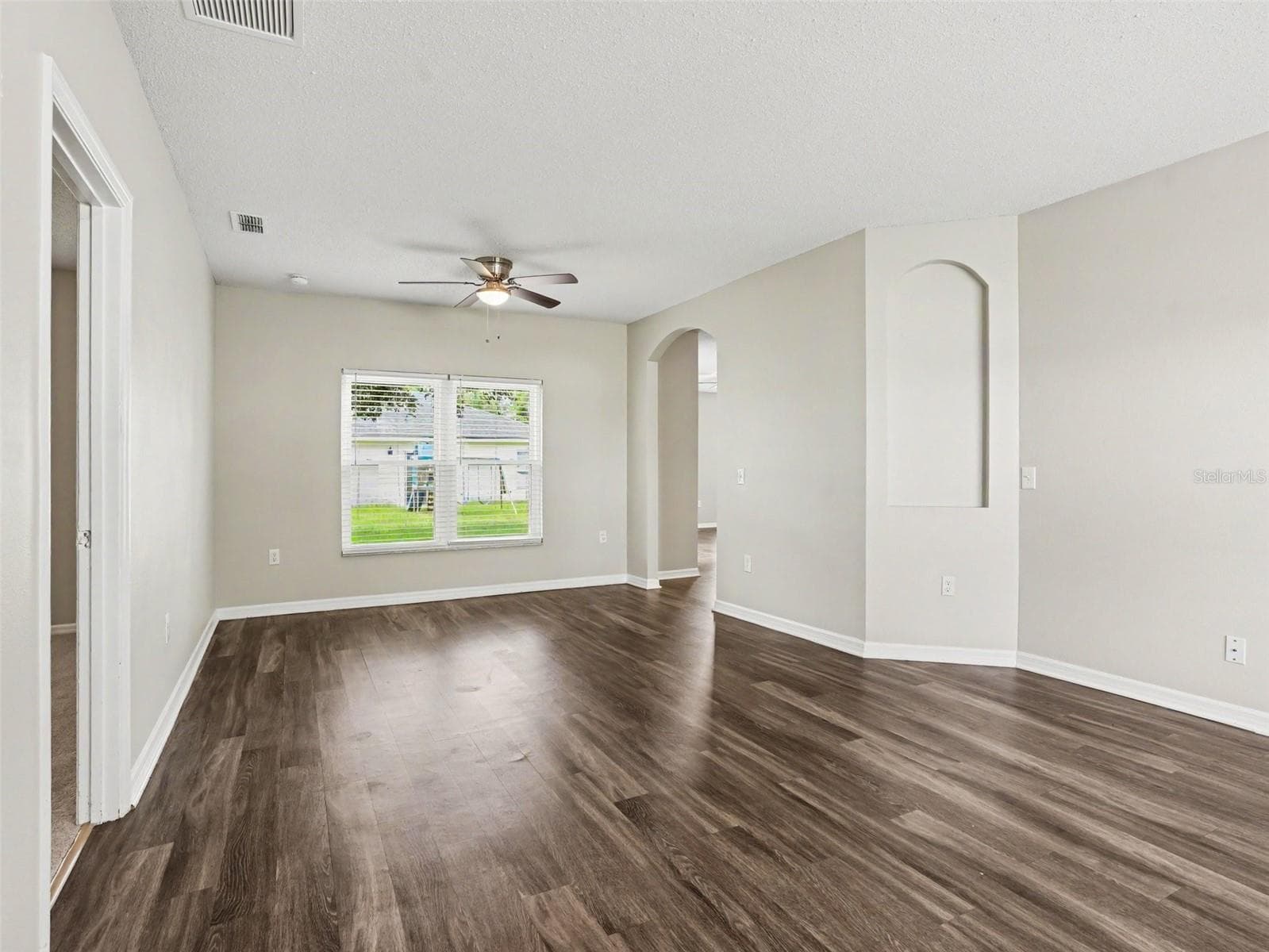 Single Family Residence at 422 COLUMBIA CT, POINCIANA, photo 14 of 23