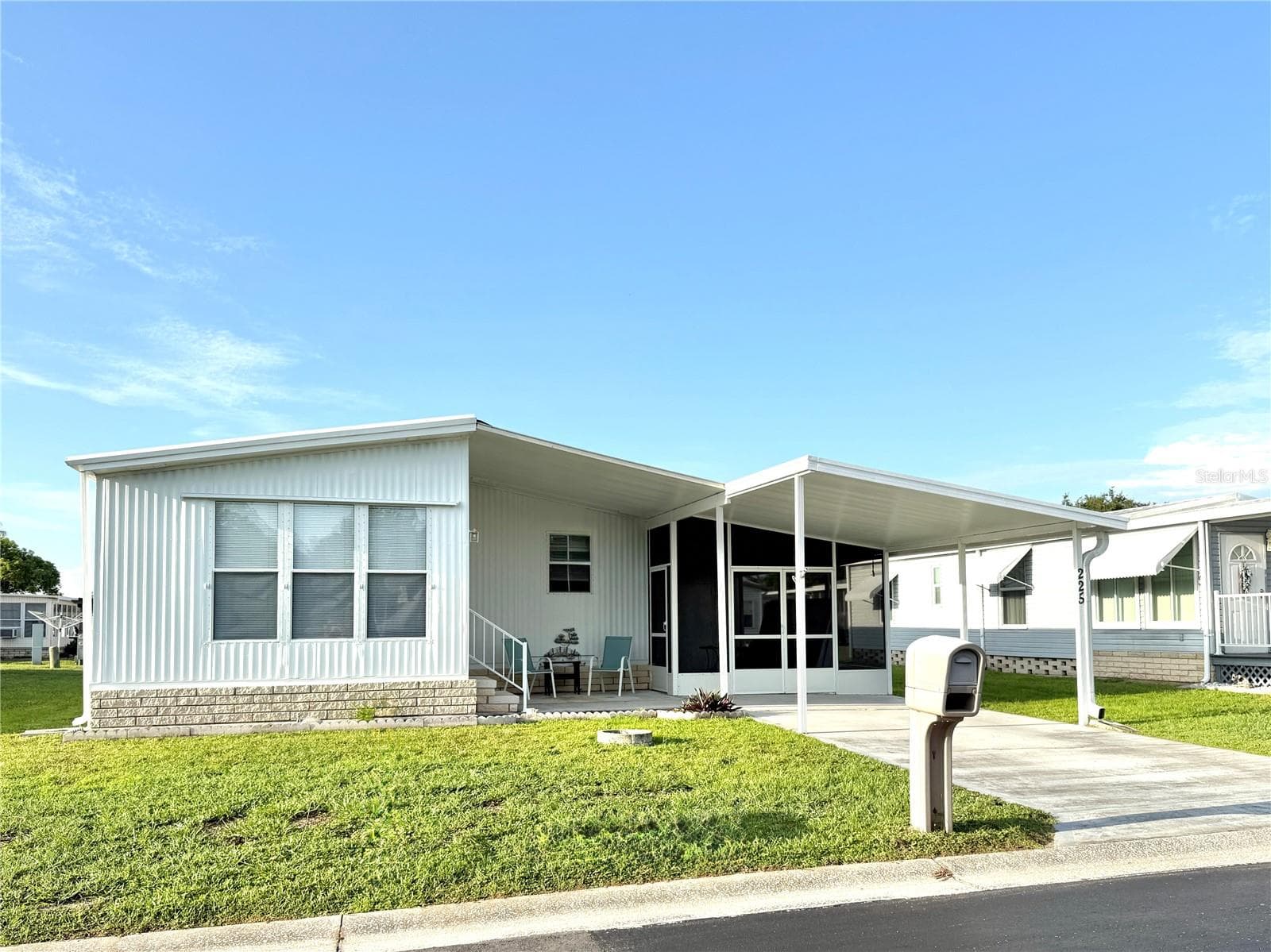 225 N SAINT THOMAS CIR