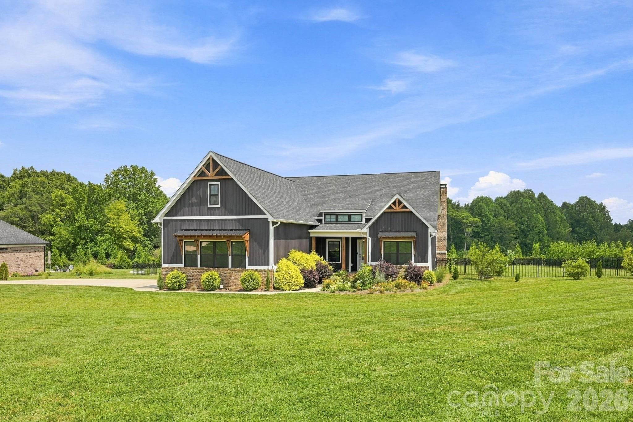Large Beautifully Landscaped Front Yard - 215 Cal Kennedy Road, Cleveland