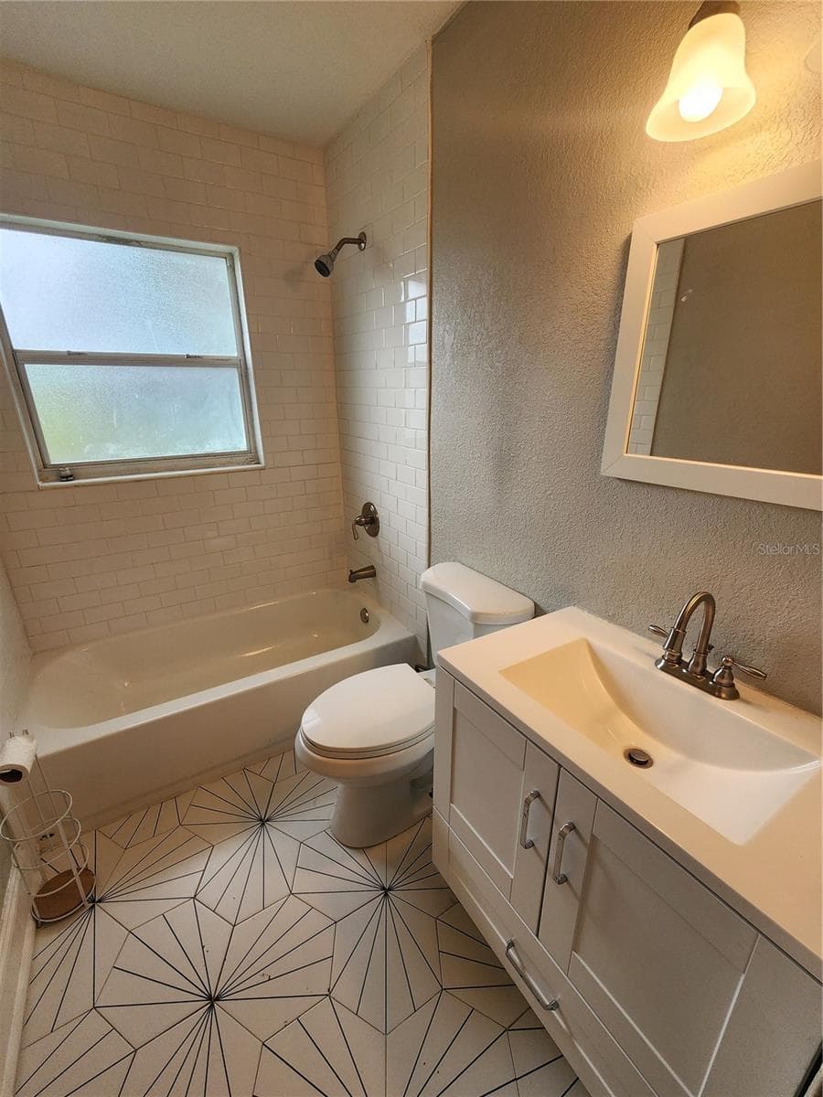 Single Family Residence at 4307 W MAIN ST, TAMPA, photo 6 of 18