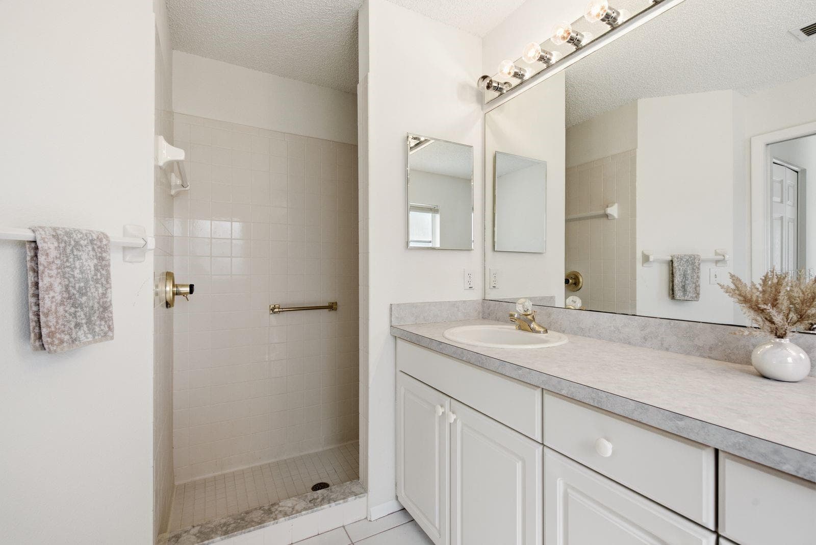 Primary Ensuite Bathroom - 6639 SUN POINT CT, NEW PORT RICHEY