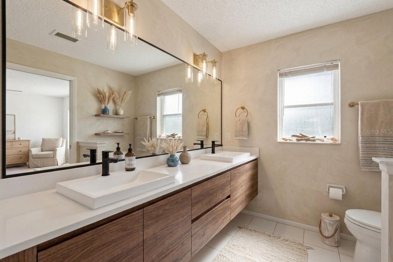 Virtually Reimagined Primary Ensuite - 6639 SUN POINT CT, NEW PORT RICHEY