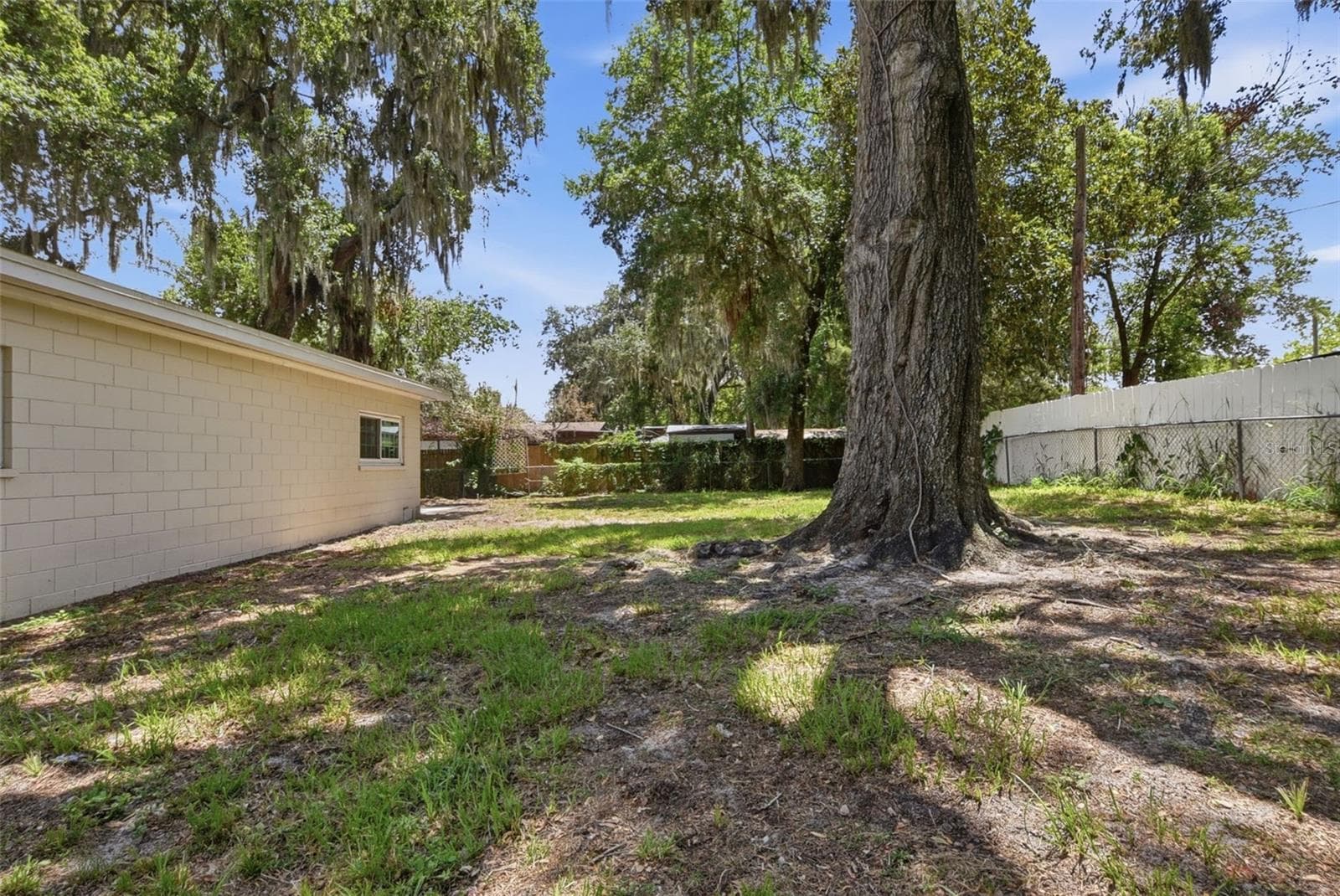 Single Family Residence at 509 SCENIC ST, LEESBURG, photo 36 of 39