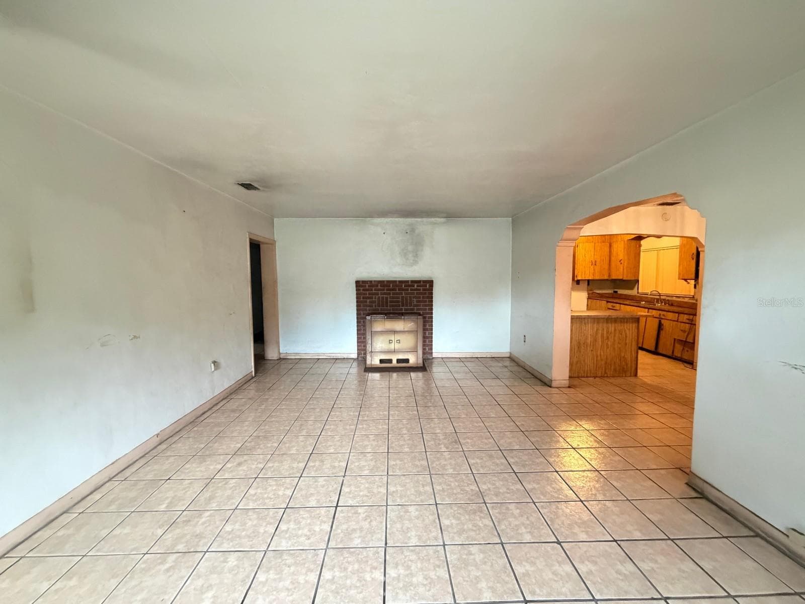 Single Family Residence at 3801 E OSBORNE AVE, TAMPA, photo 6 of 33