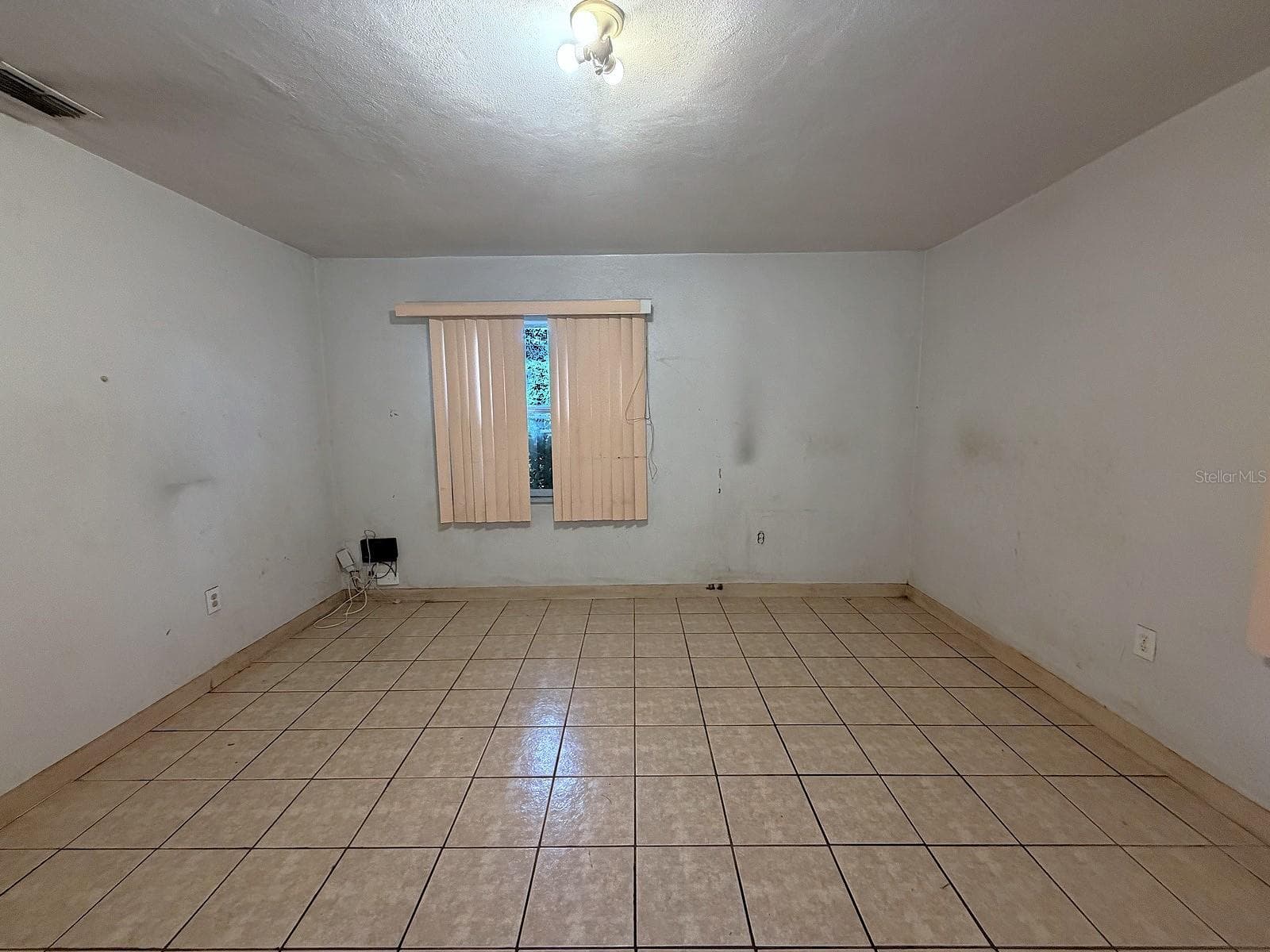 Single Family Residence at 3801 E OSBORNE AVE, TAMPA, photo 13 of 33