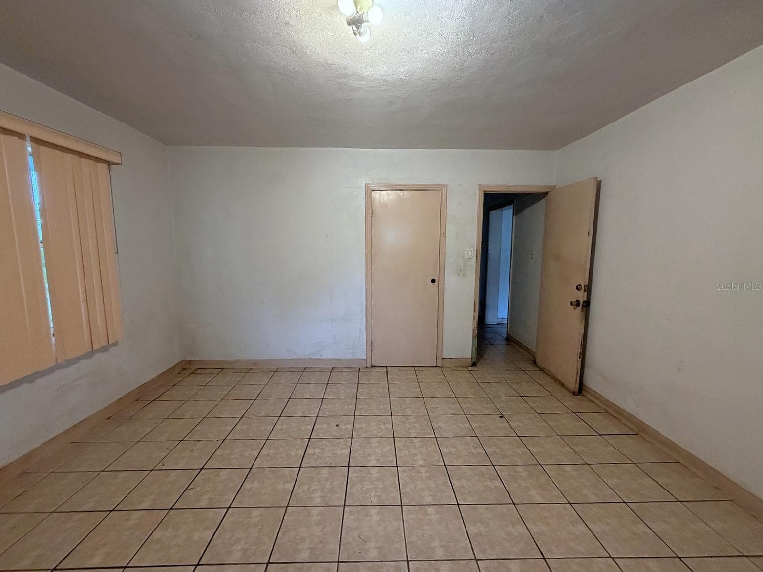 Single Family Residence at 3801 E OSBORNE AVE, TAMPA, photo 14 of 33