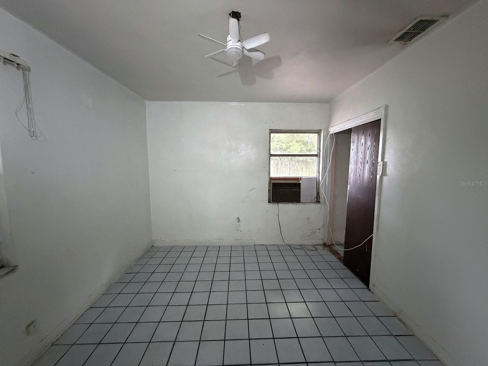 Single Family Residence at 3801 E OSBORNE AVE, TAMPA, photo 16 of 33