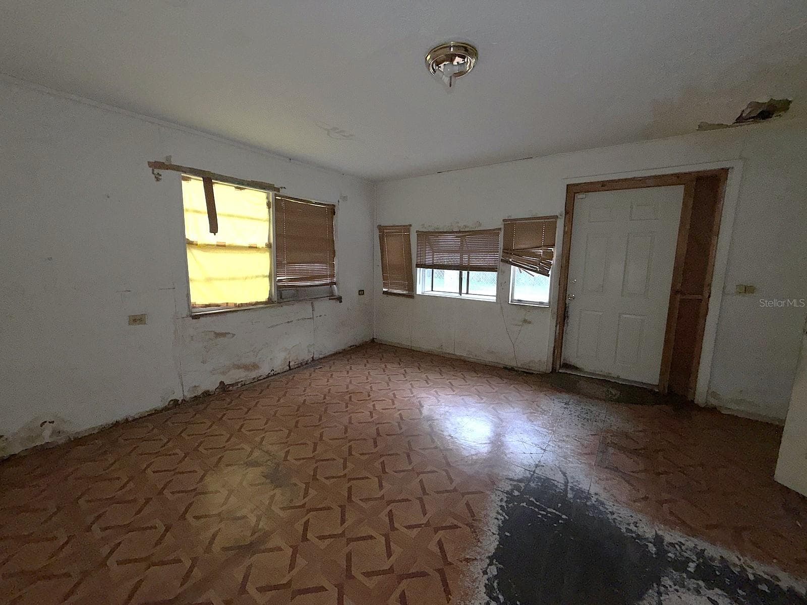 Single Family Residence at 3801 E OSBORNE AVE, TAMPA, photo 20 of 33