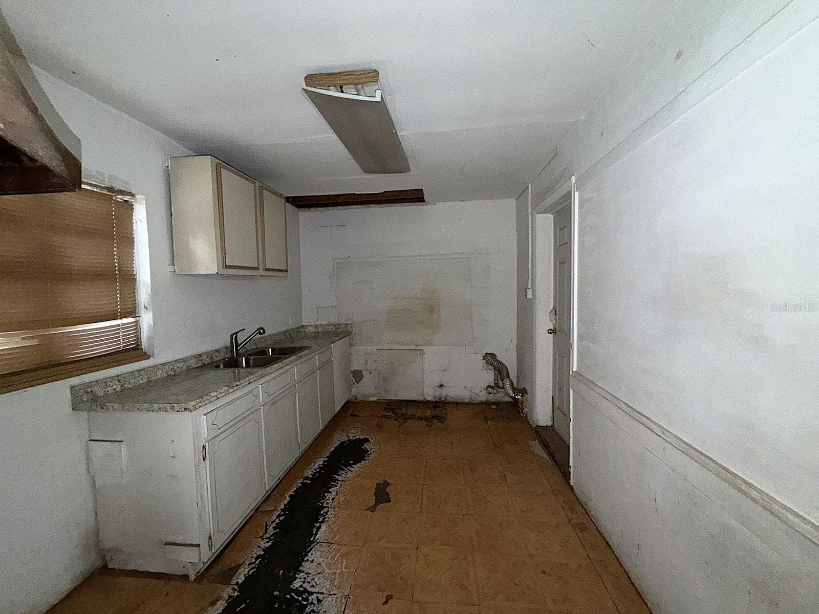 Single Family Residence at 3801 E OSBORNE AVE, TAMPA, photo 21 of 33