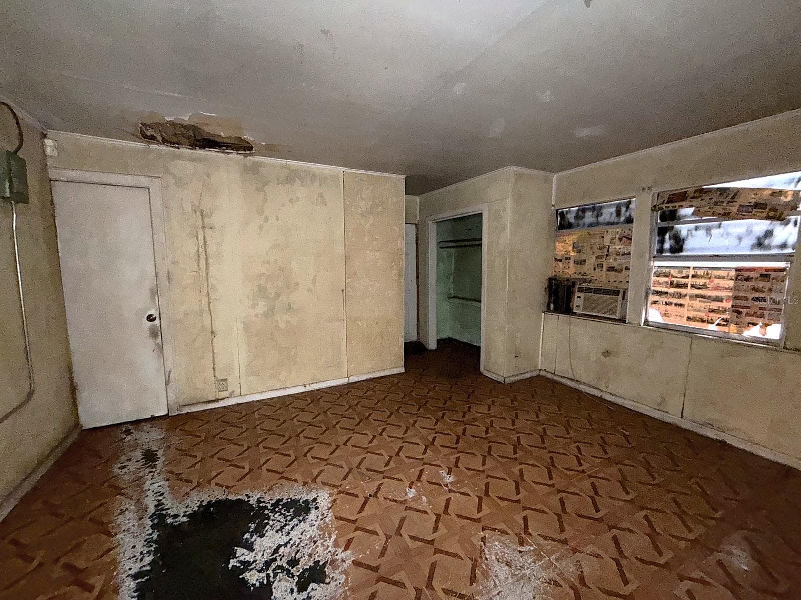 Single Family Residence at 3801 E OSBORNE AVE, TAMPA, photo 23 of 33