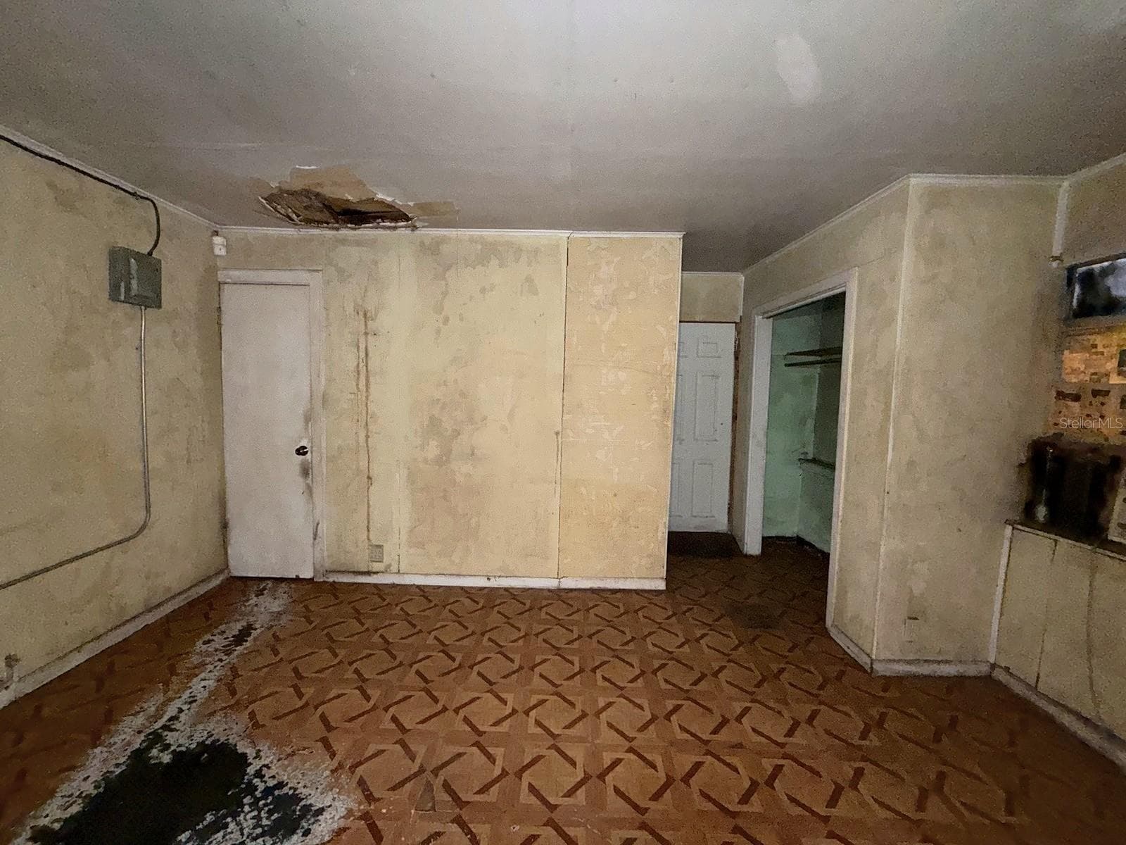 Single Family Residence at 3801 E OSBORNE AVE, TAMPA, photo 24 of 33