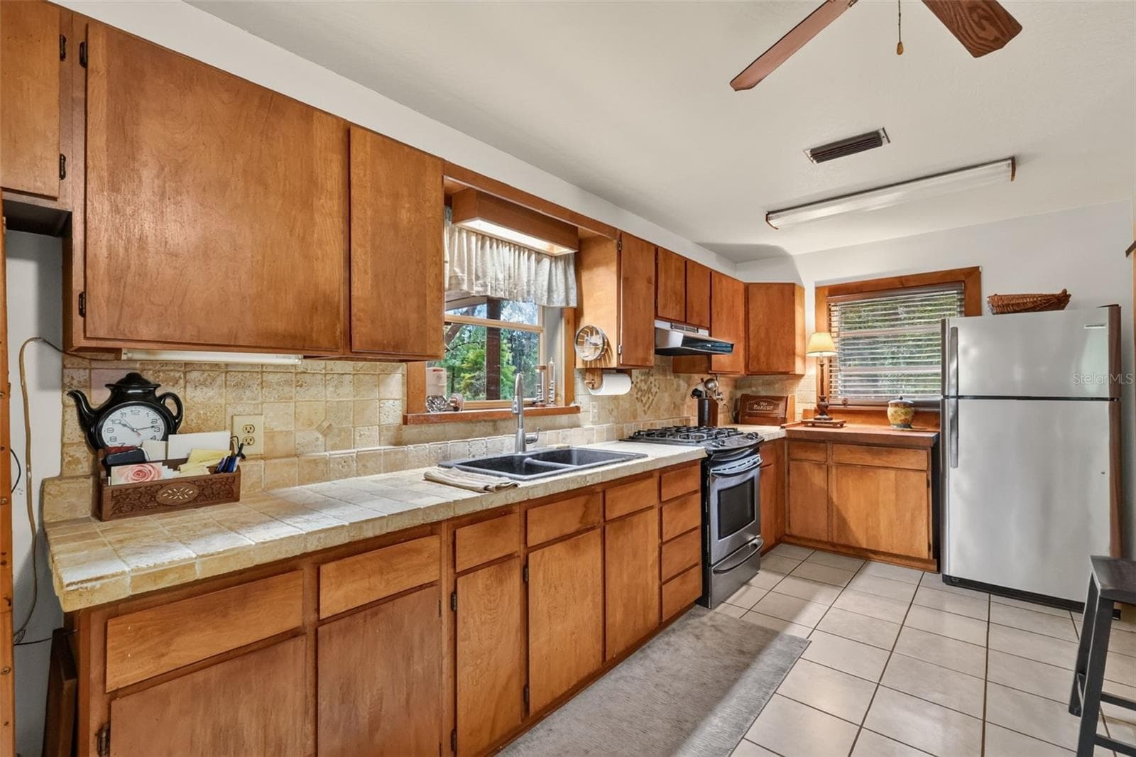 Additional kitchen view - 24939 OLD DEER RD, PAISLEY