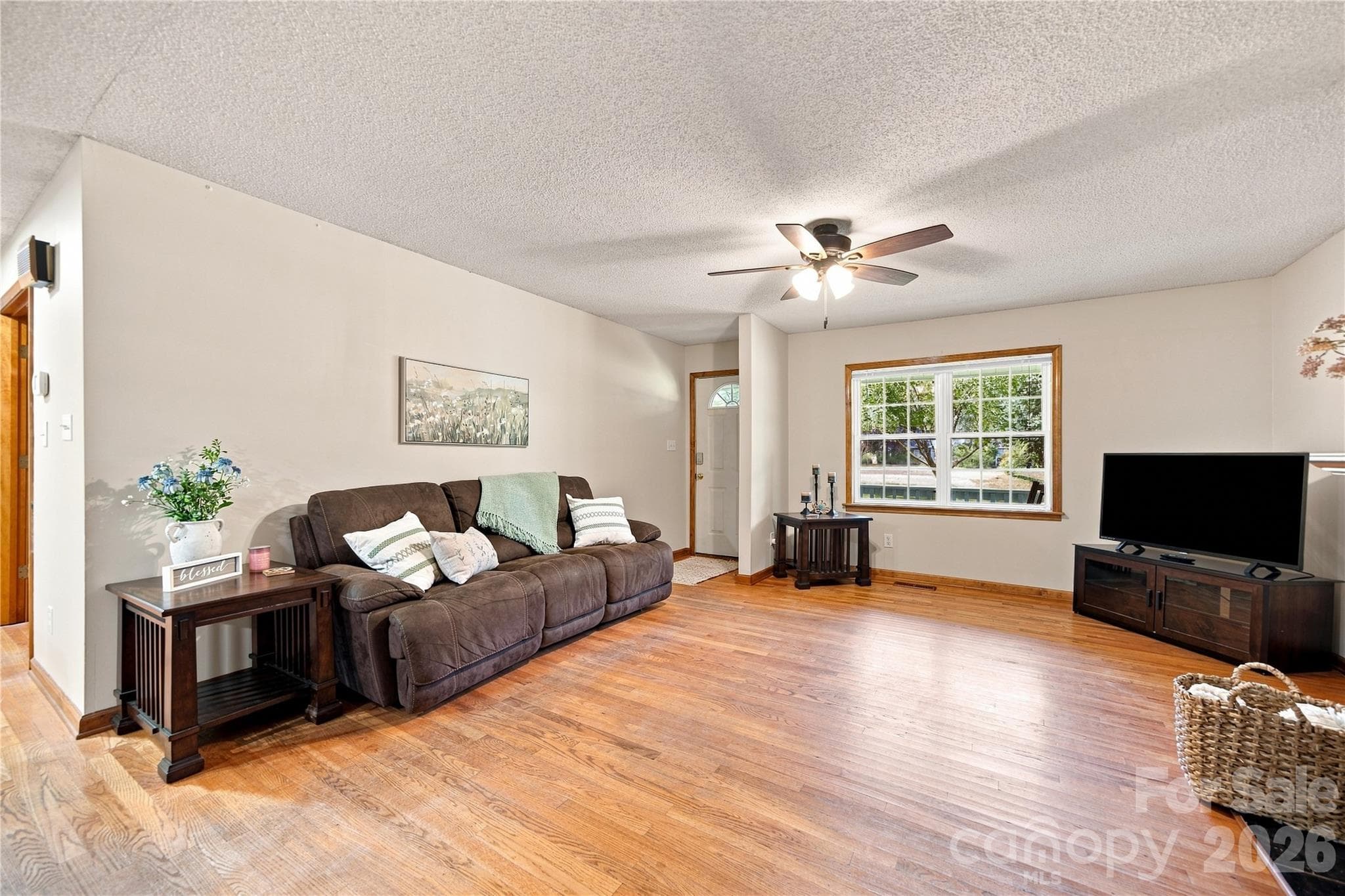 Single Family Residence at 122 Providence Place, York, photo 7 of 45