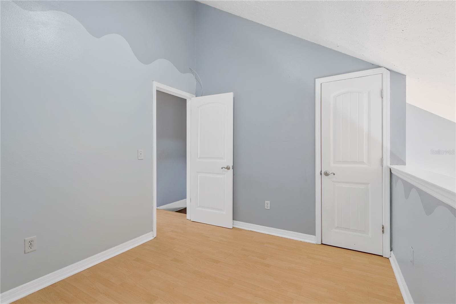 Townhouse at 609 SAINT HENRY DR, BRANDON, photo 15 of 18