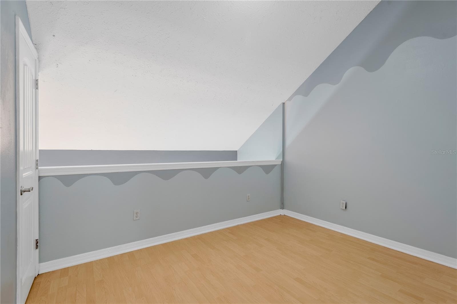 Townhouse at 609 SAINT HENRY DR, BRANDON, photo 16 of 18