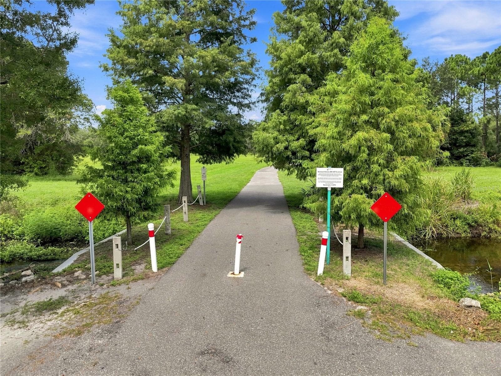 Nearby walking trail - 9020 AUBURN WAY, TAMPA