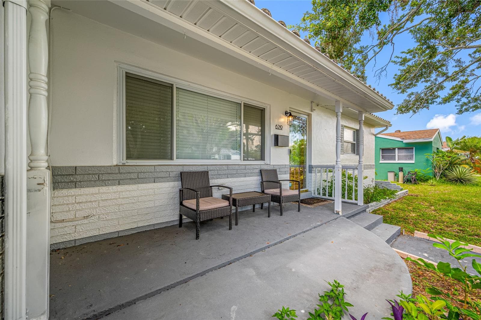 Single Family Residence at 6219 HAMPTON DR N, ST PETERSBURG, photo 2 of 36